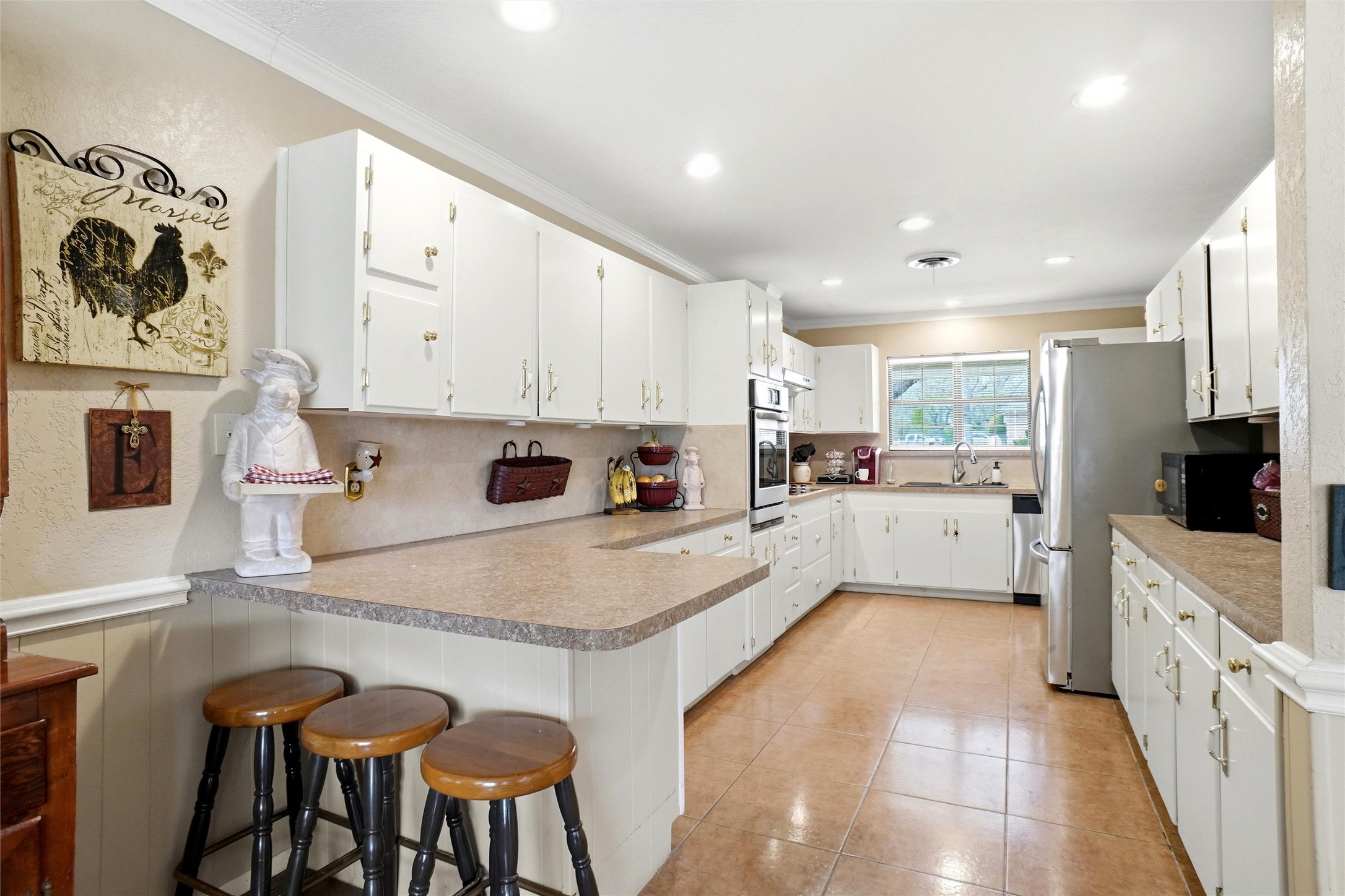 6122 Belvidere Circle