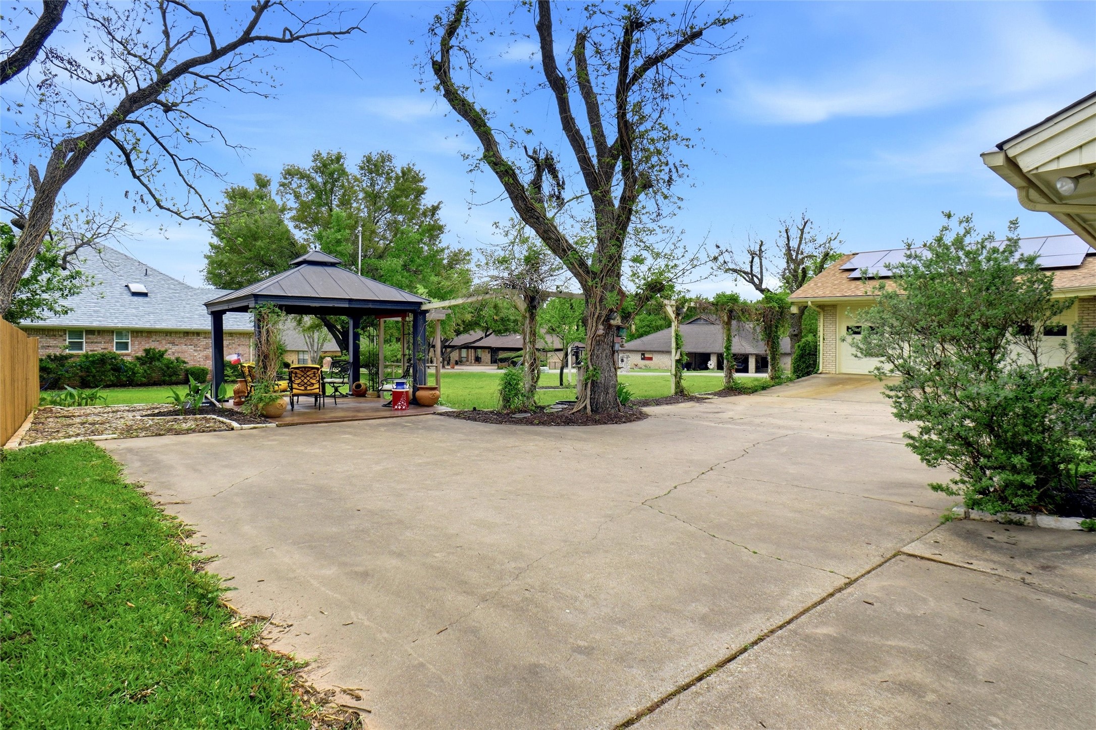 6122 Belvidere Circle