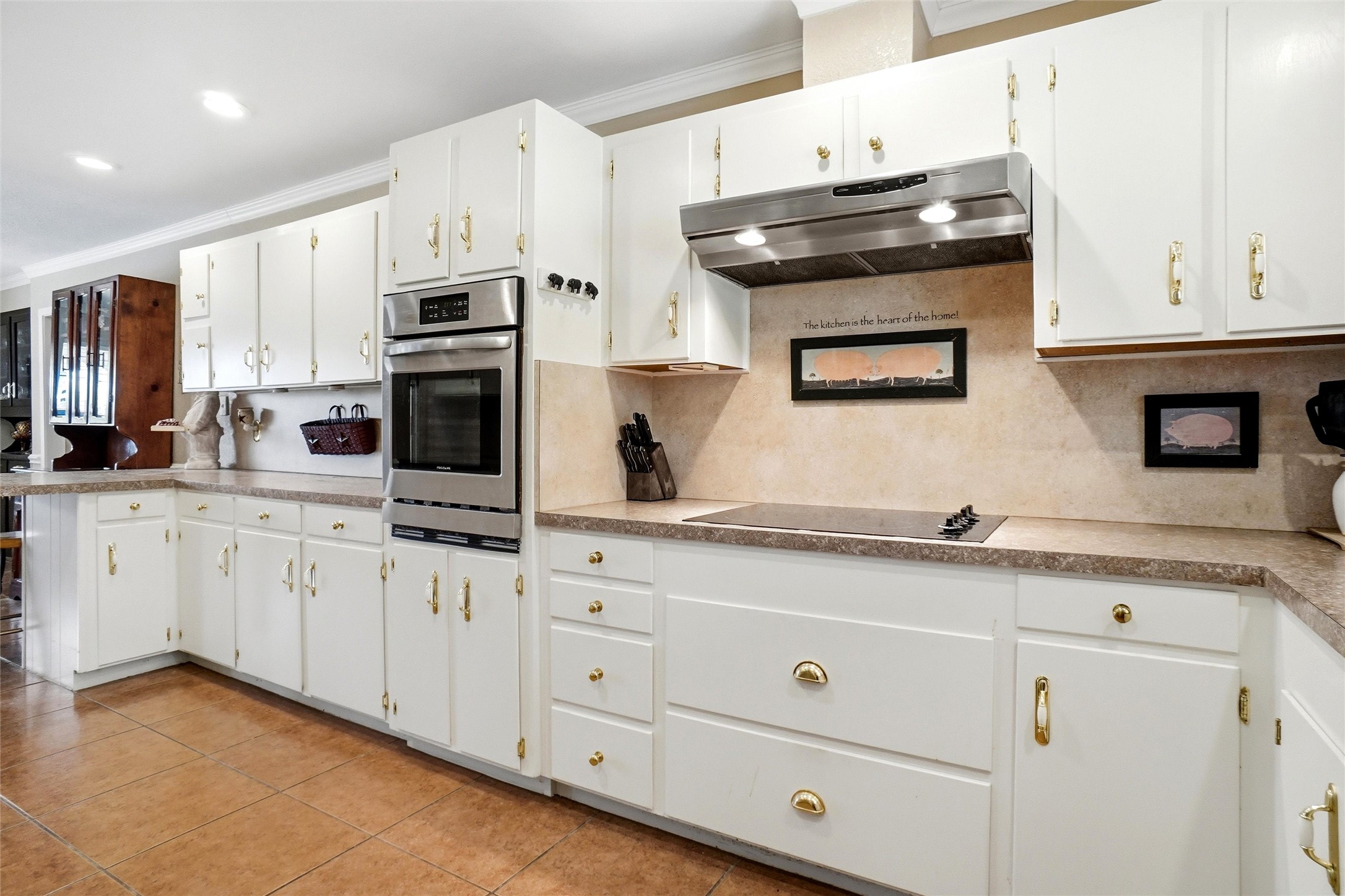 6122 Belvidere Circle