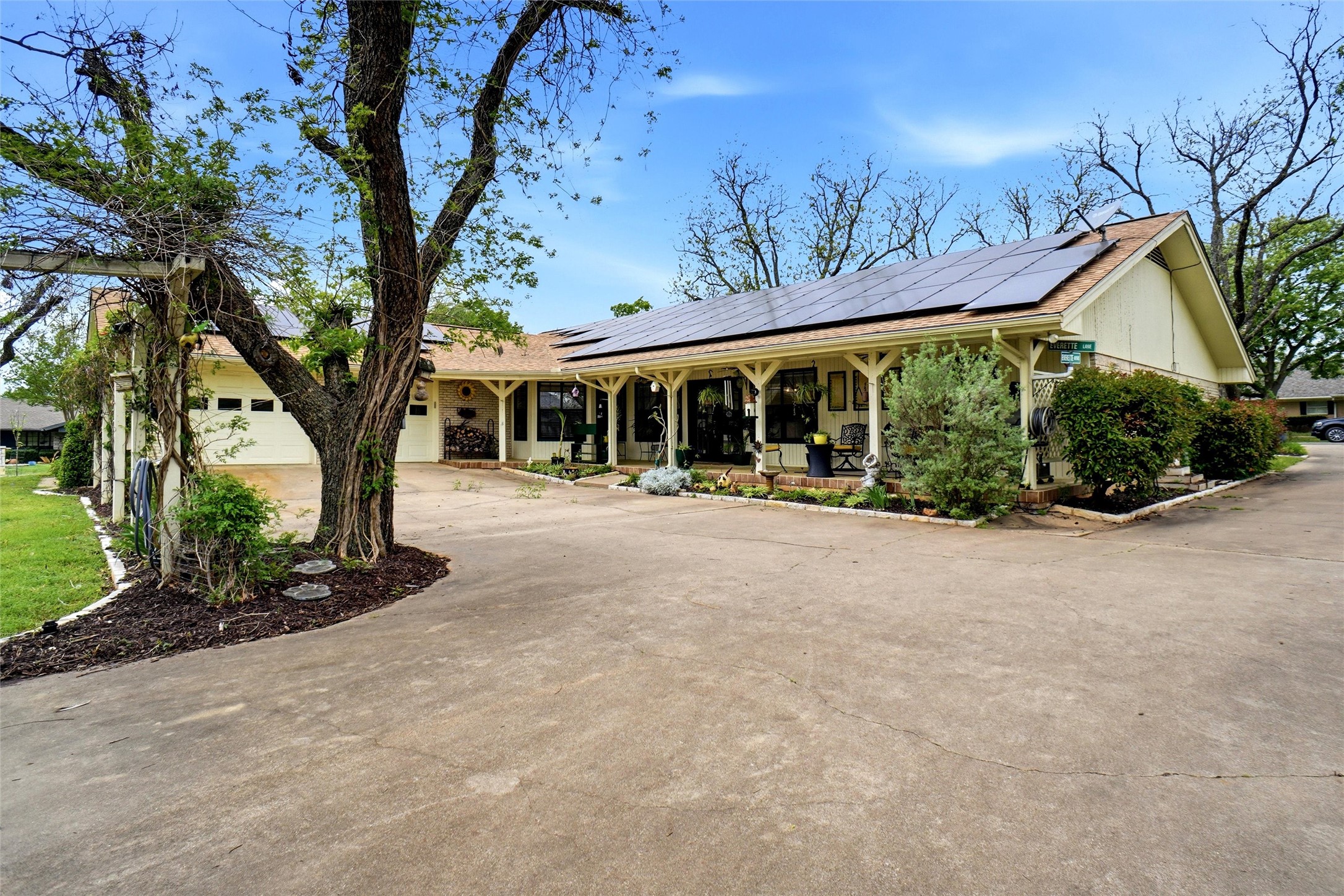 6122 Belvidere Circle