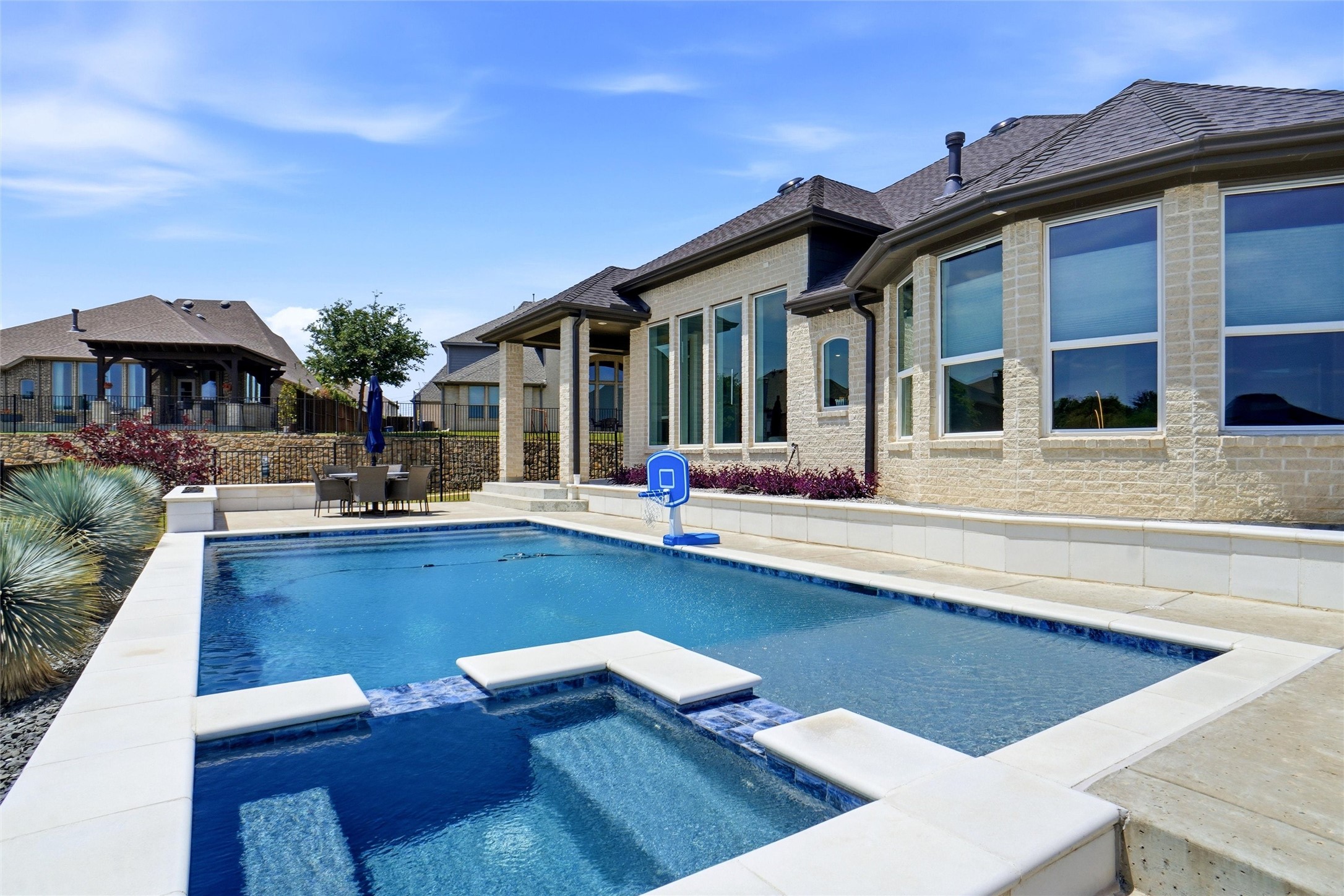 1300 Highpoint Way