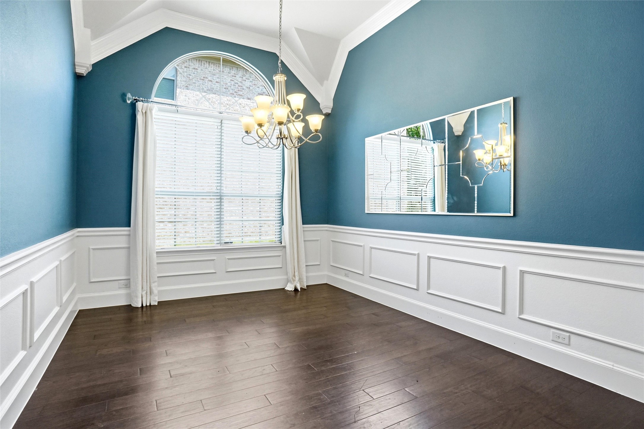 800 Orleans Drive