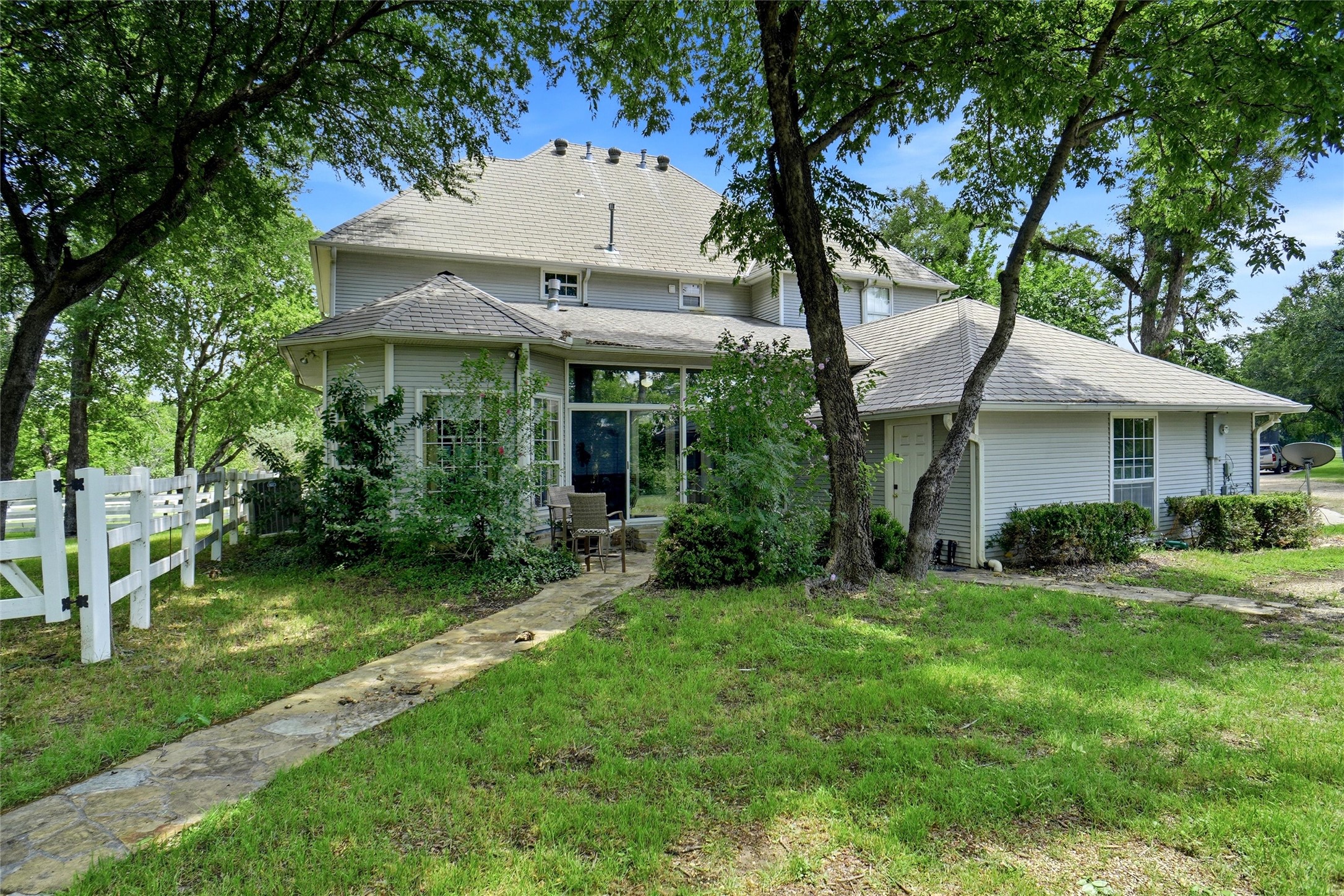 2600 Rosebud Lane