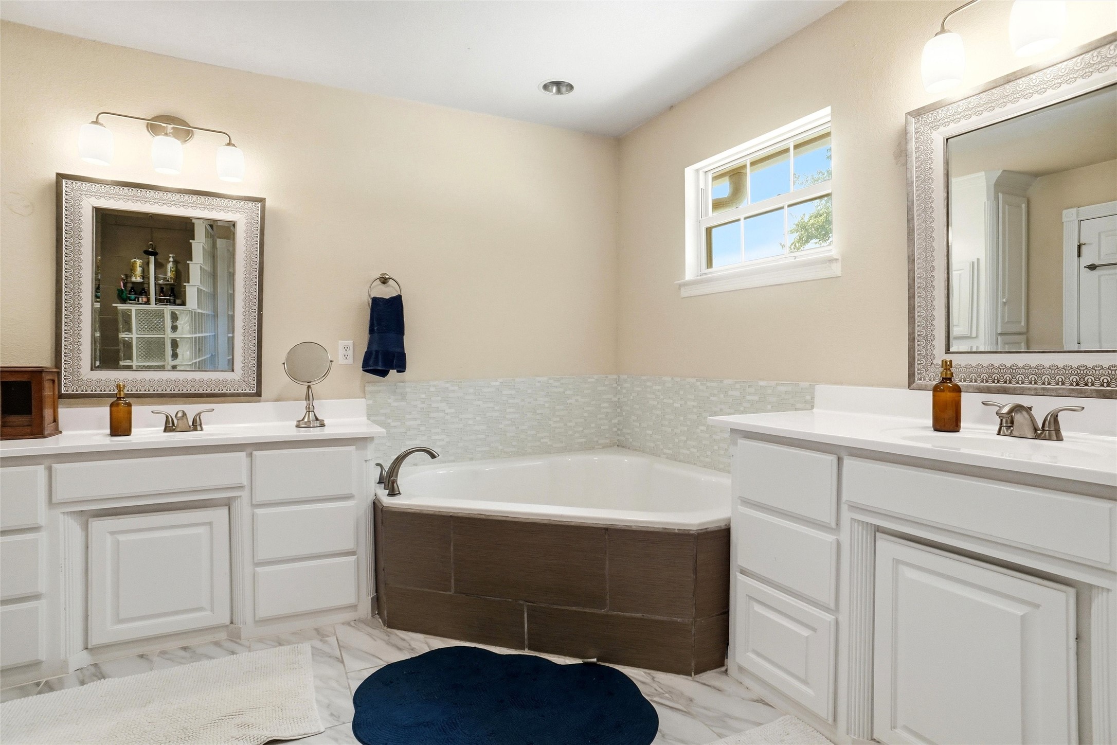 2600 Rosebud Lane