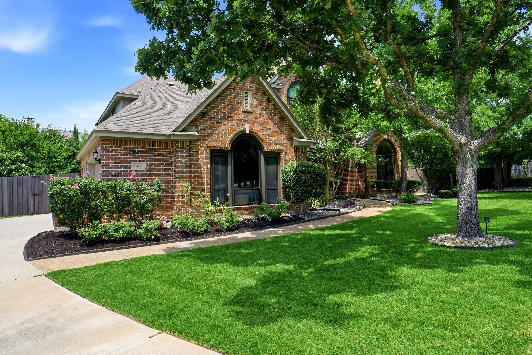 902 Dowling Court