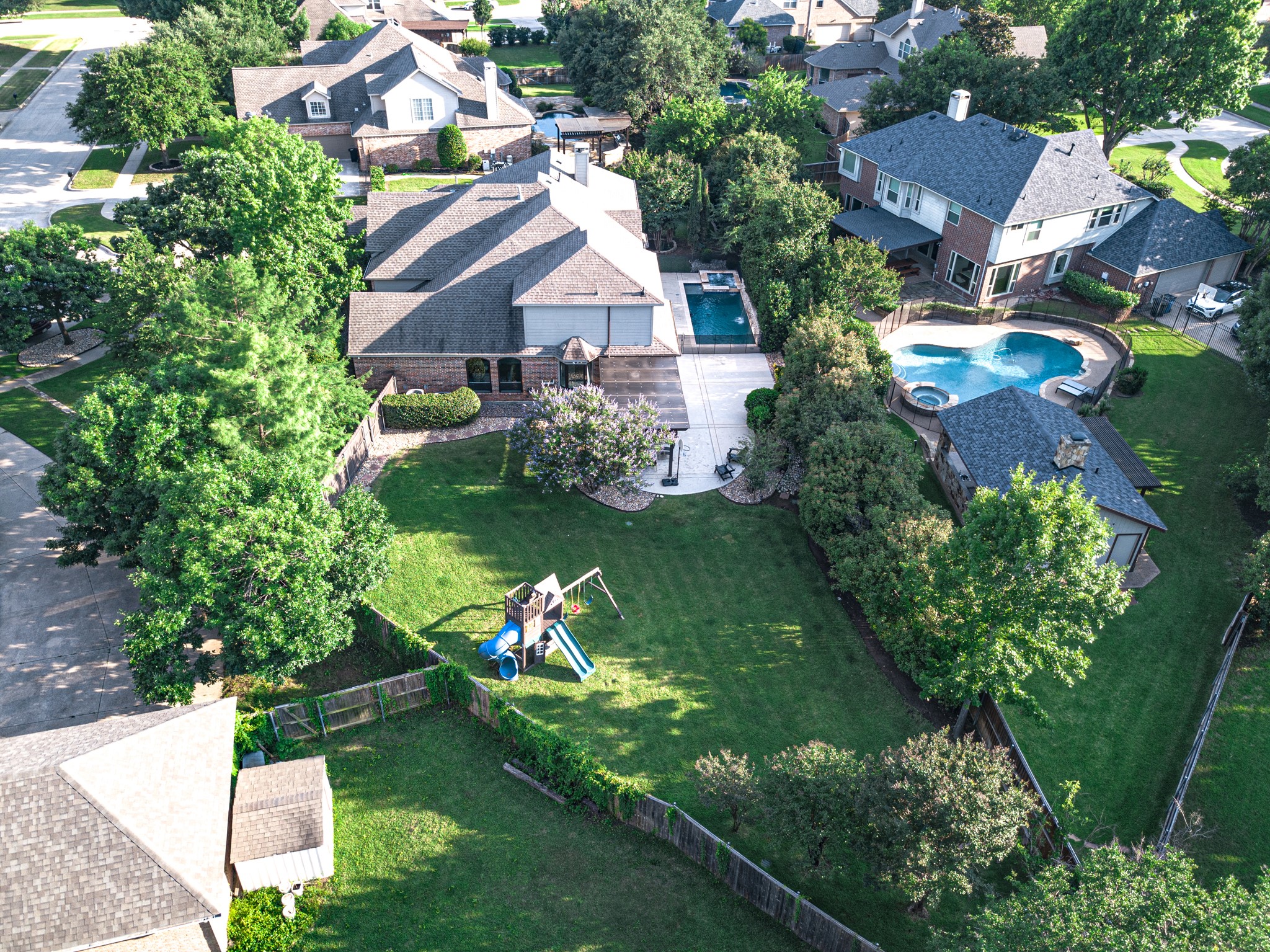 902 Dowling Court