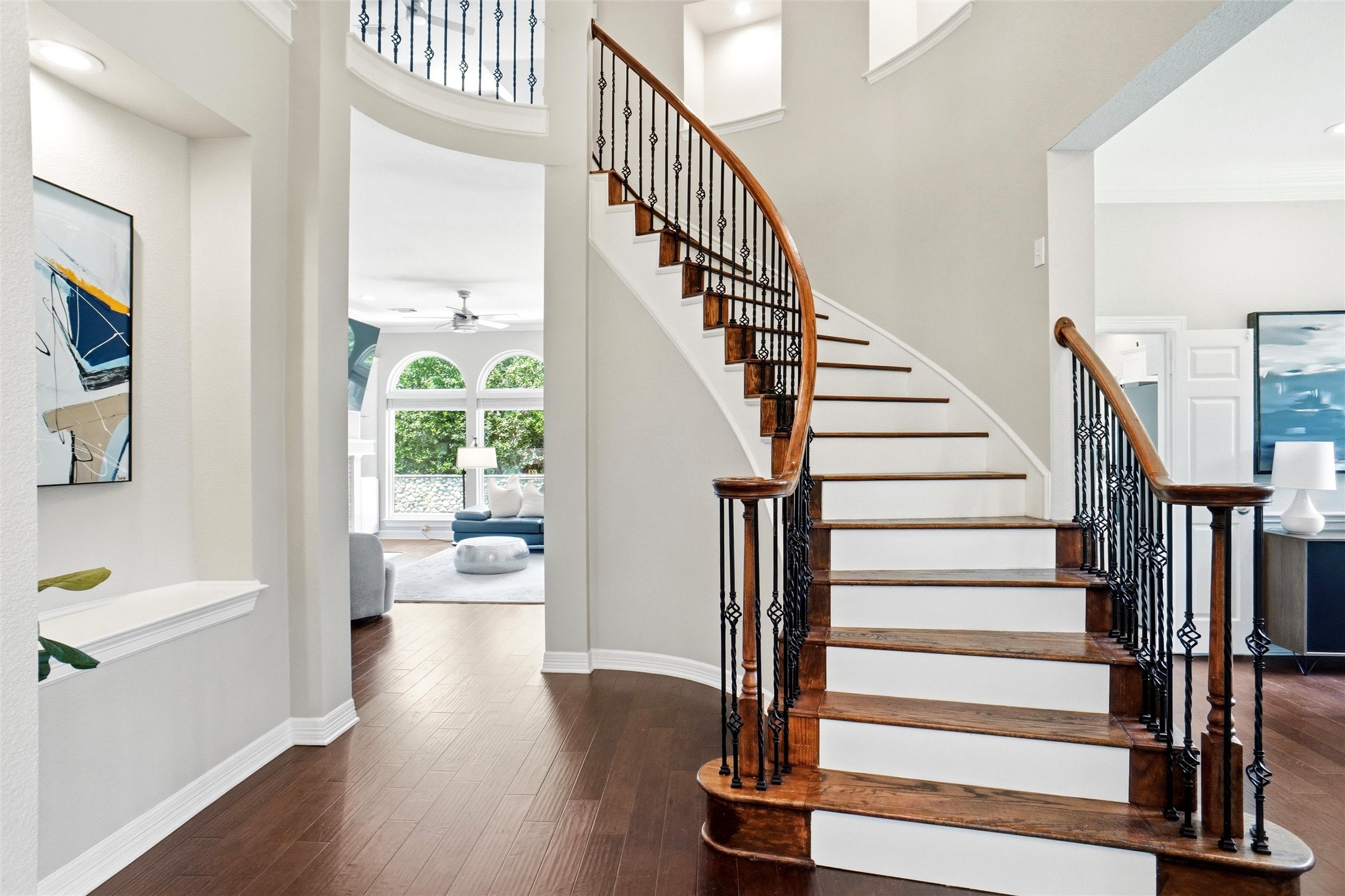 902 Dowling Court