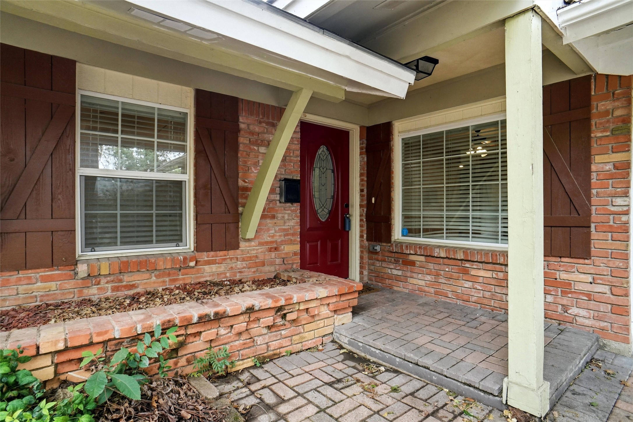 2222 Woodoak Drive