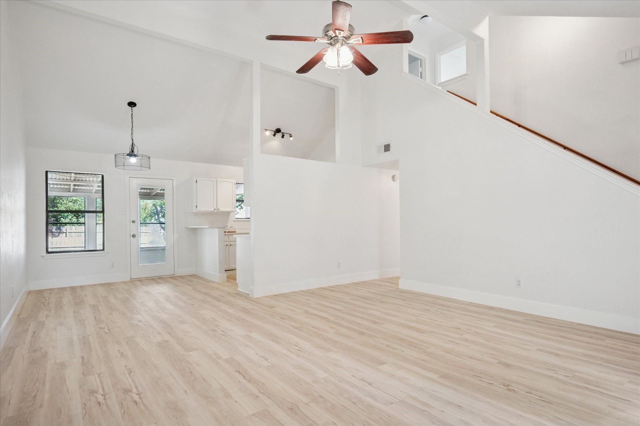 1020 W Hills Terrace