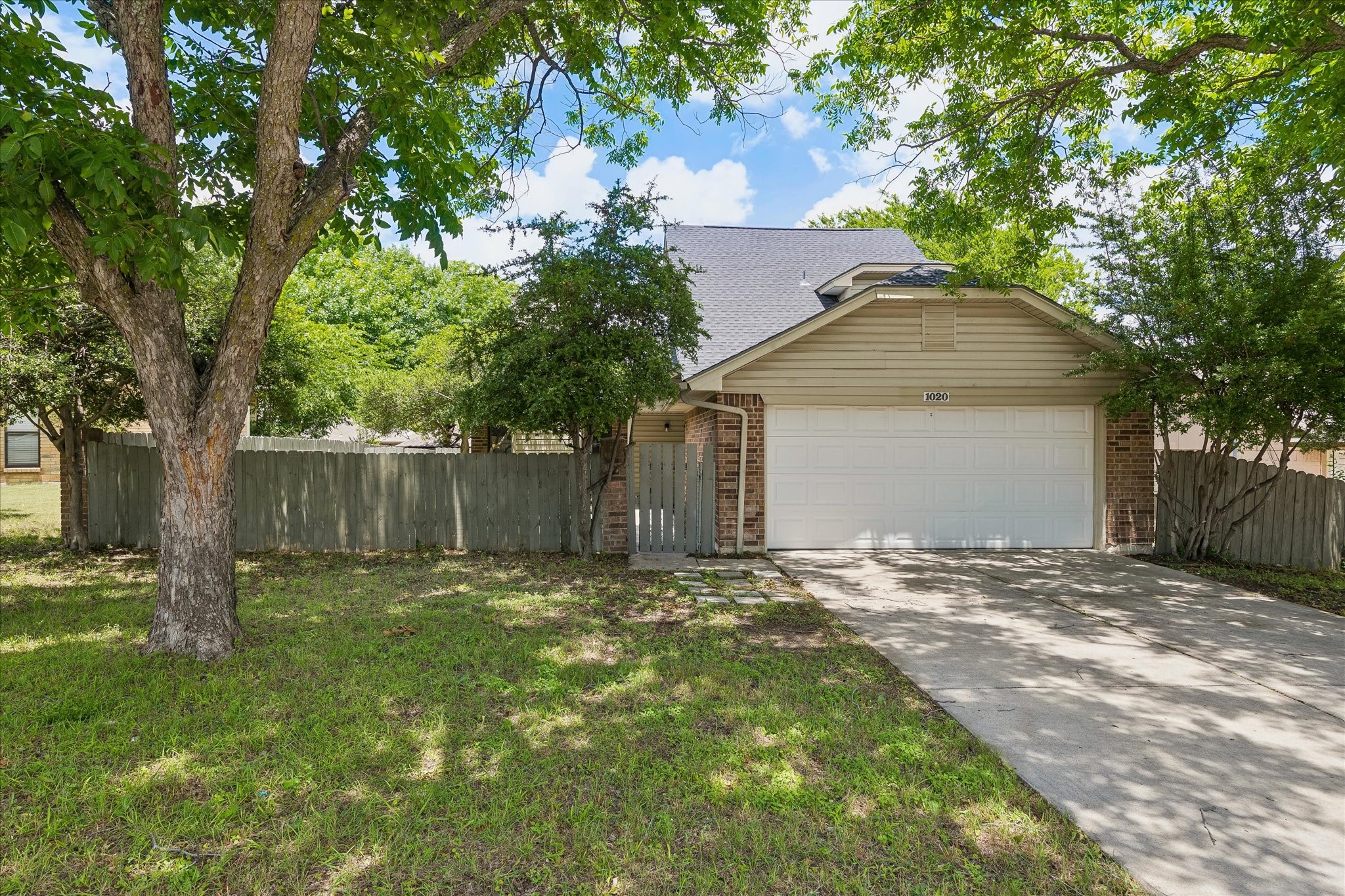 1020 W Hills Terrace