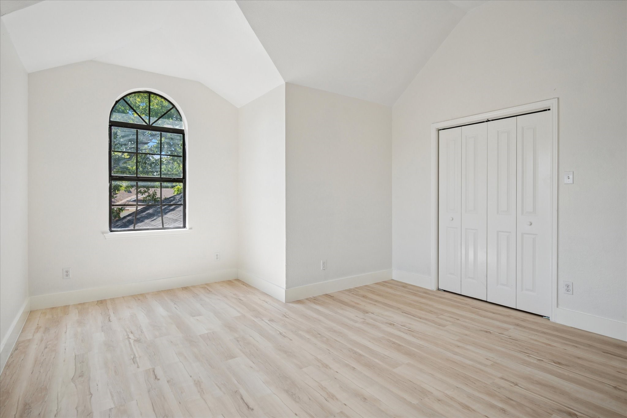 1020 W Hills Terrace