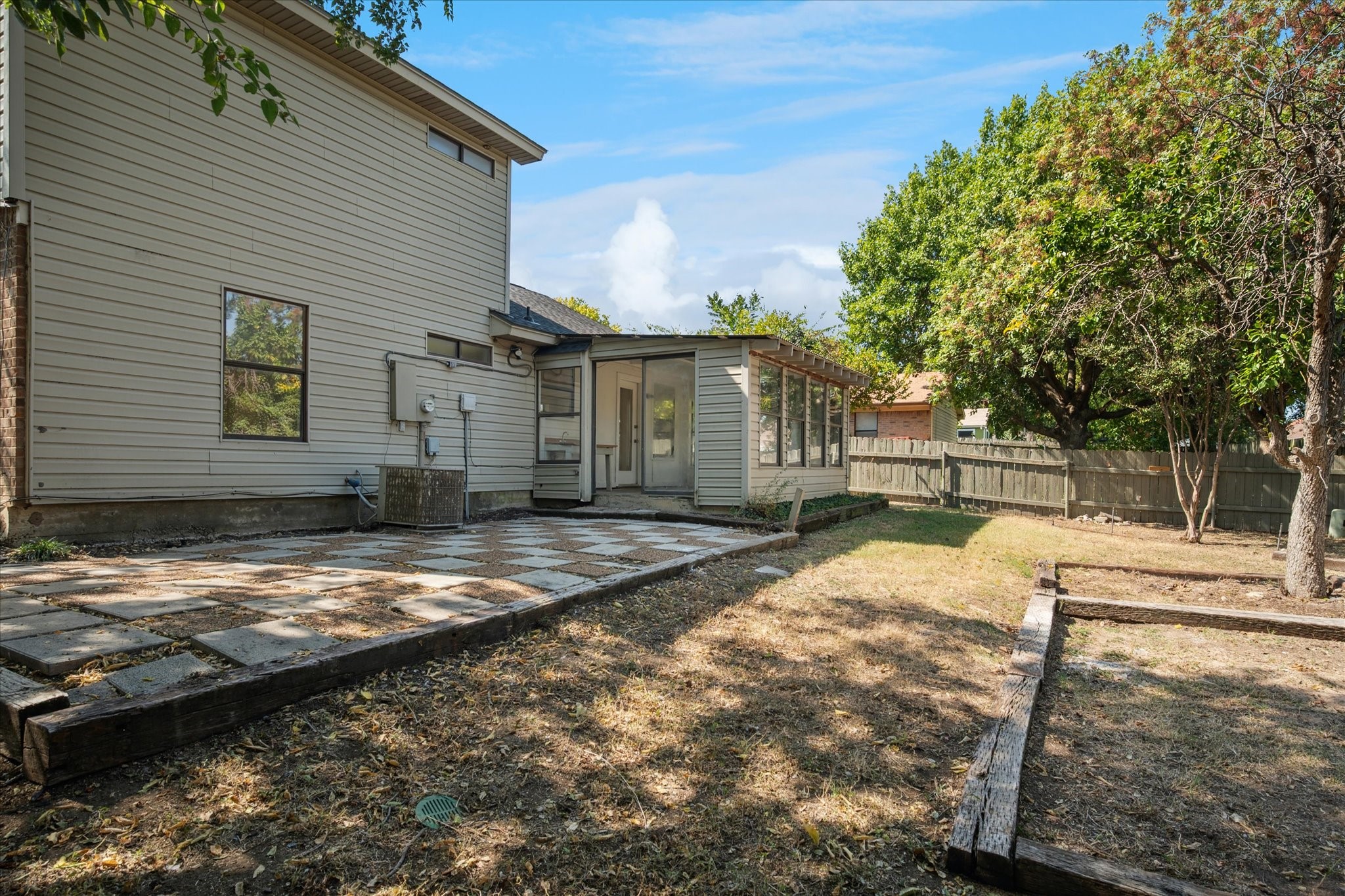 1020 W Hills Terrace