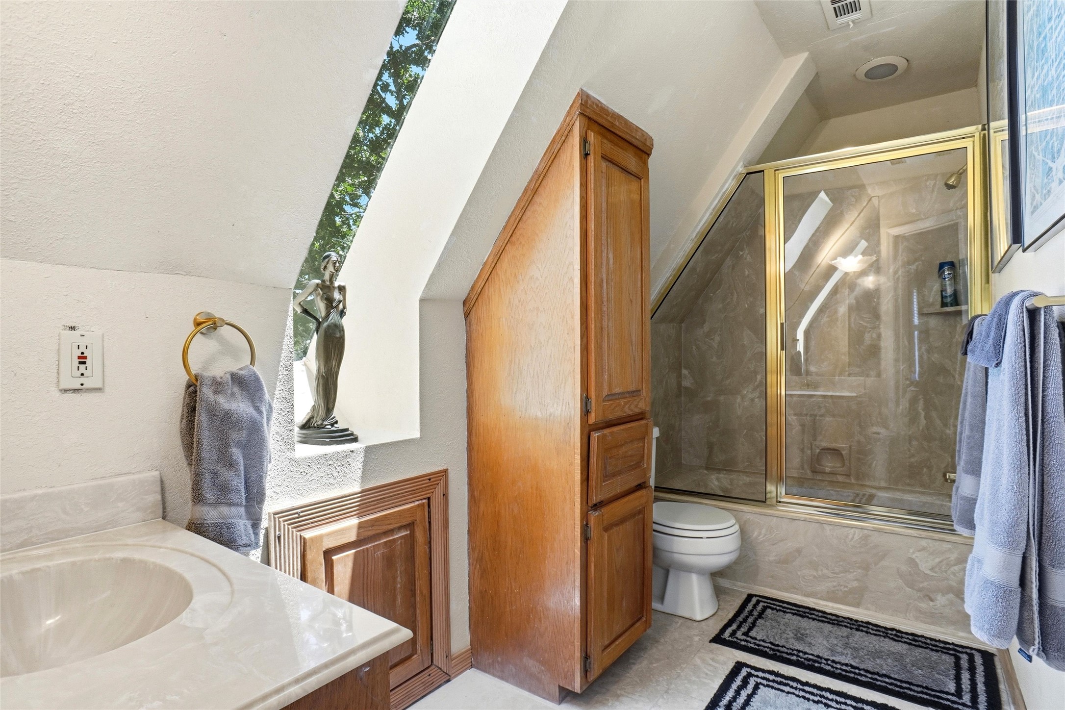 2011 Ridgemont Court