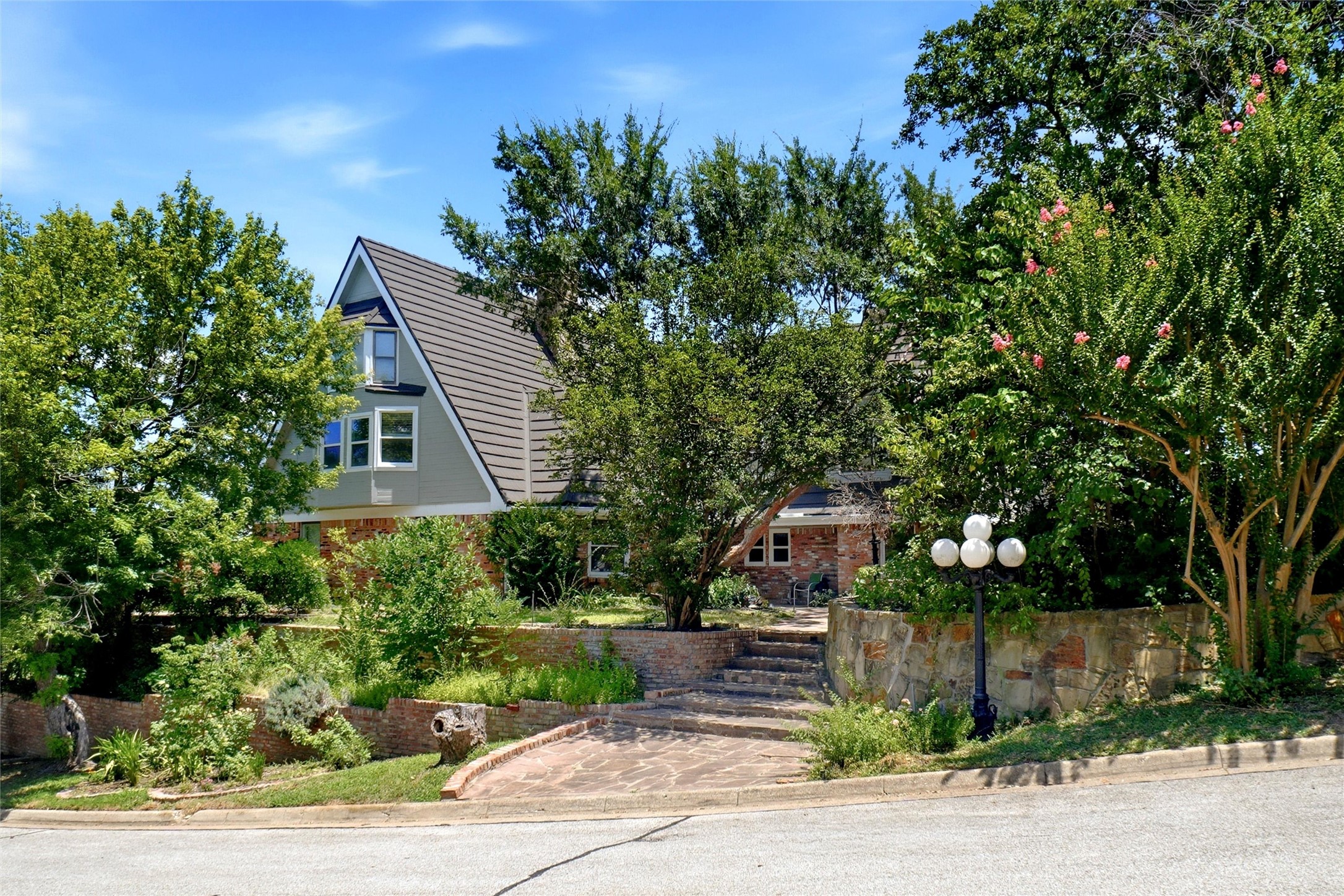2011 Ridgemont Court