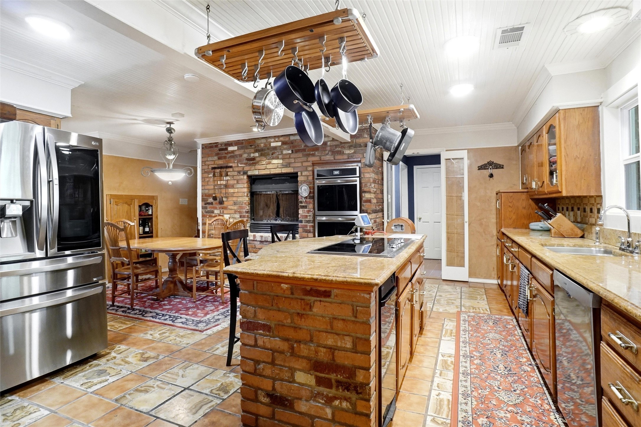2011 Ridgemont Court