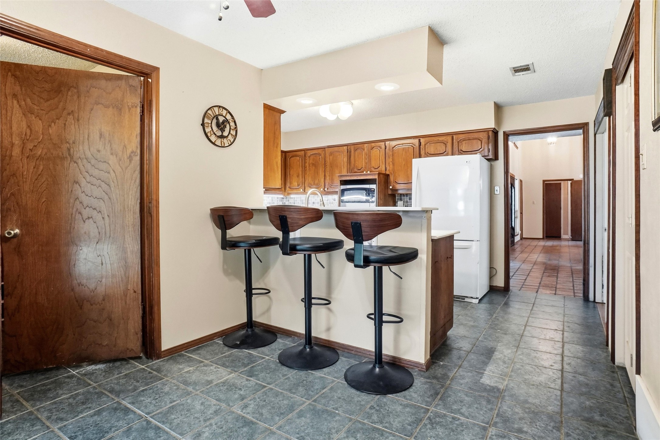 35 Hickory Hills Boulevard