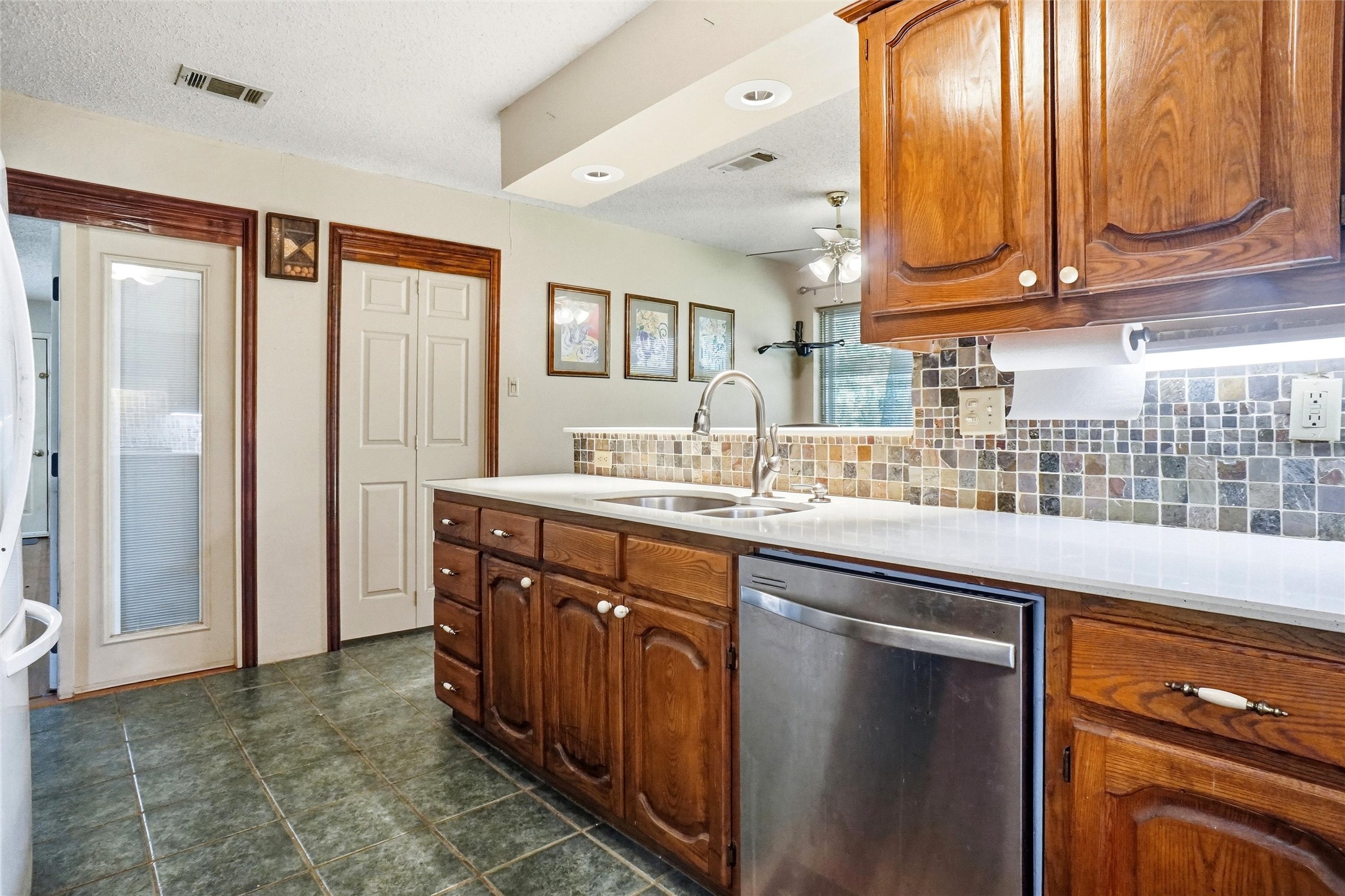 35 Hickory Hills Boulevard