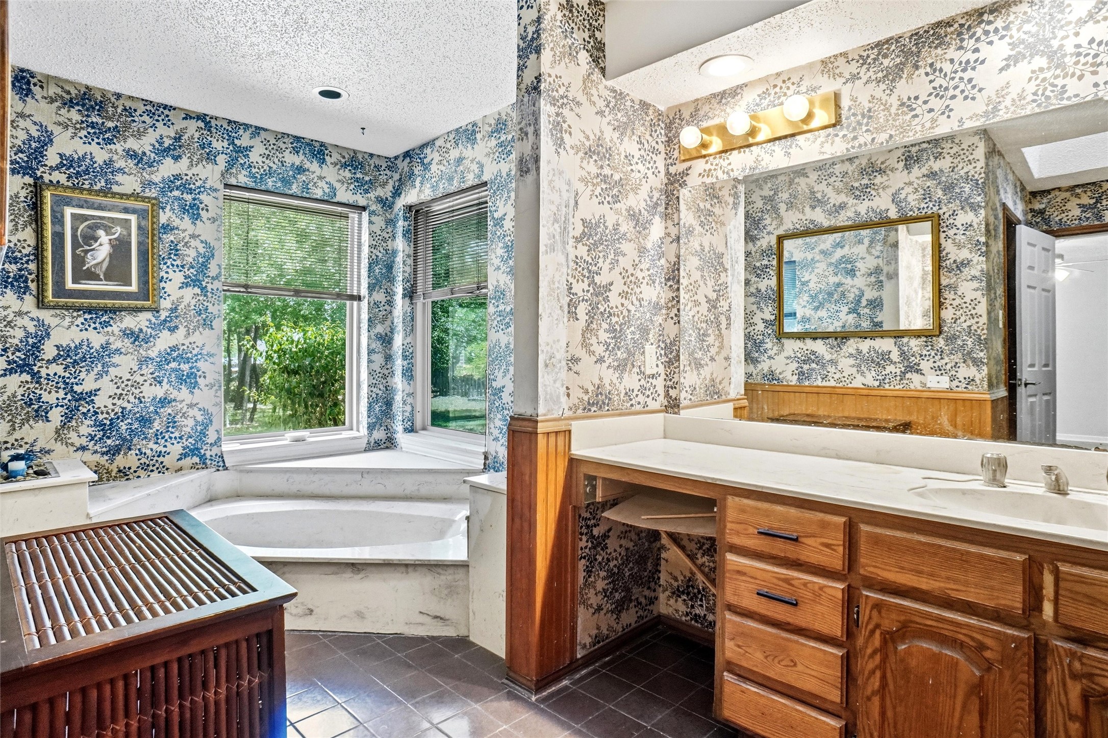 35 Hickory Hills Boulevard