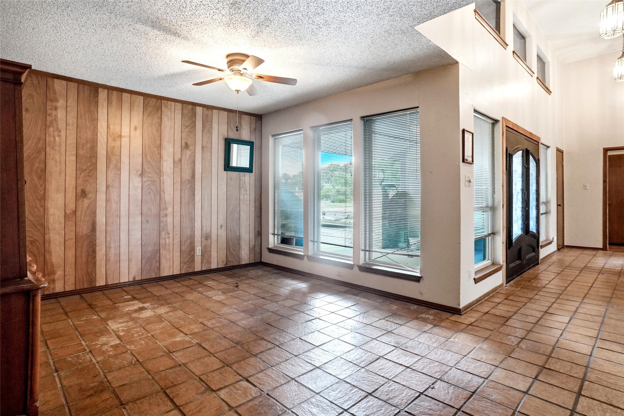 35 Hickory Hills Boulevard