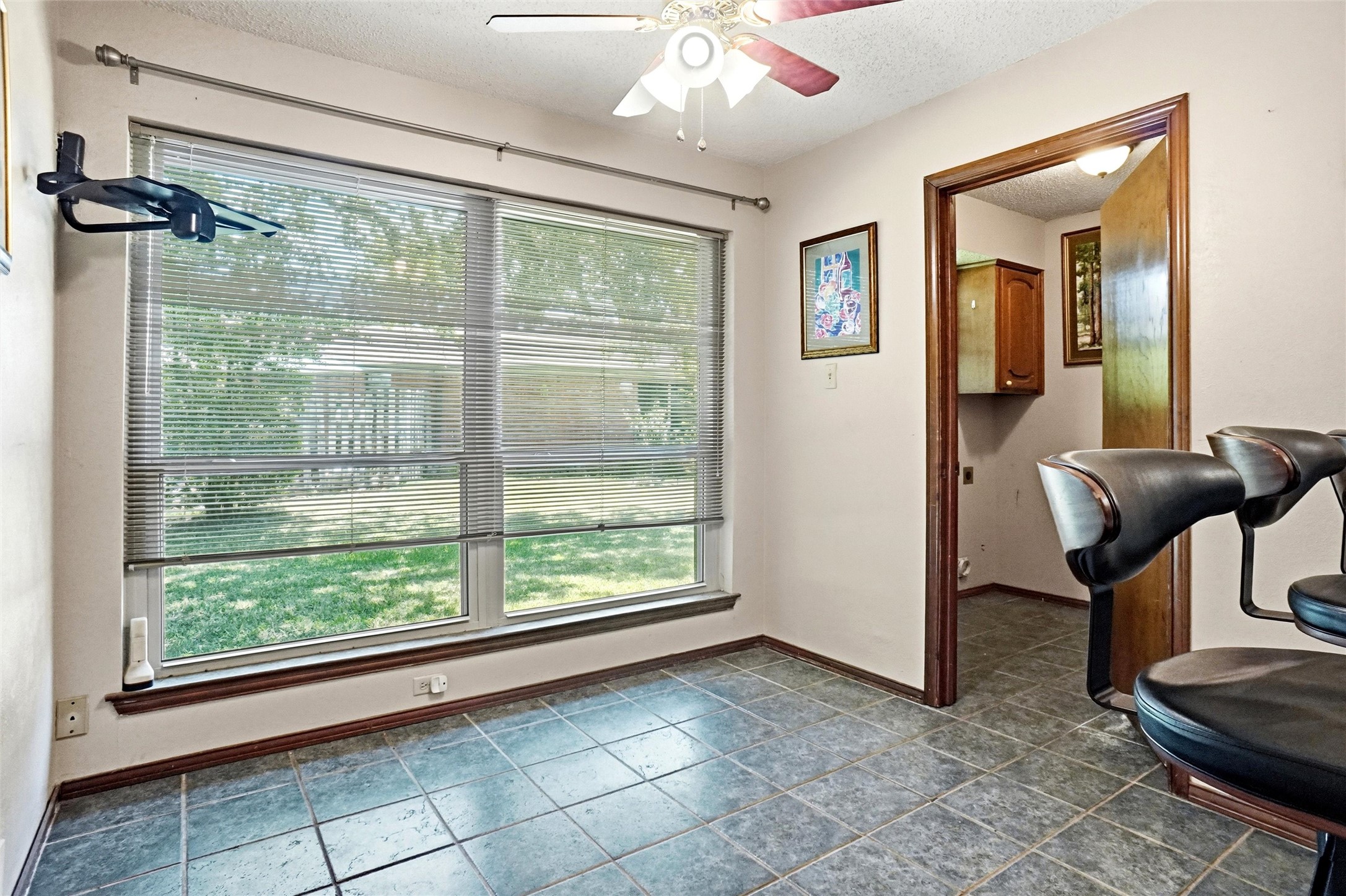 35 Hickory Hills Boulevard
