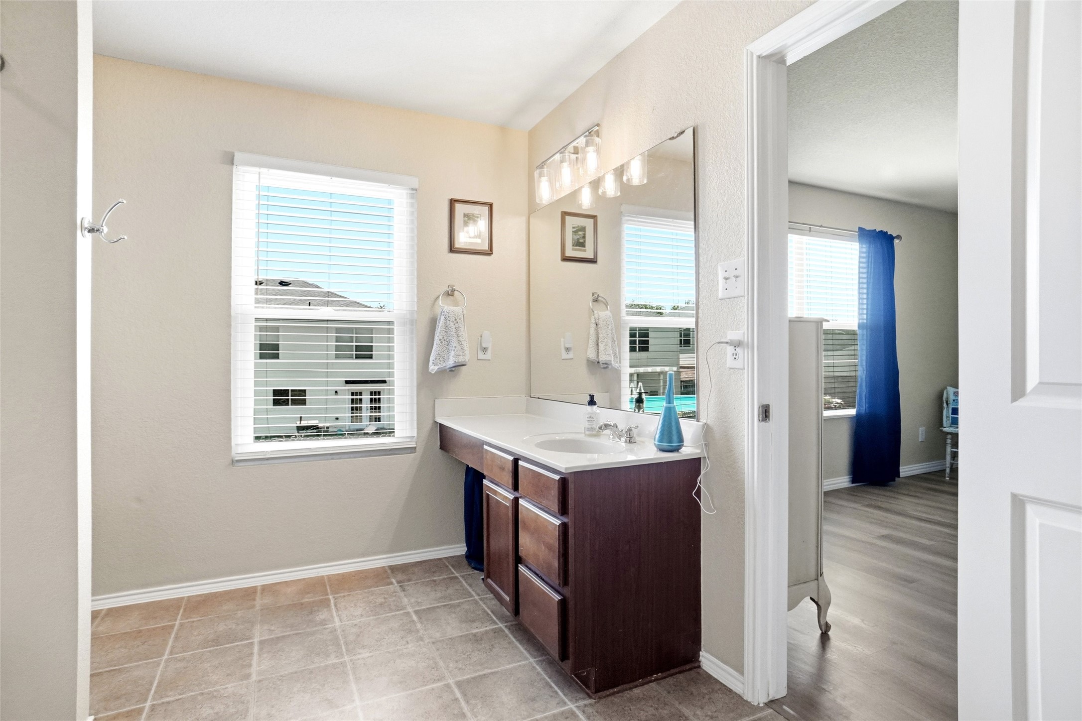 8644 Hawkview Drive