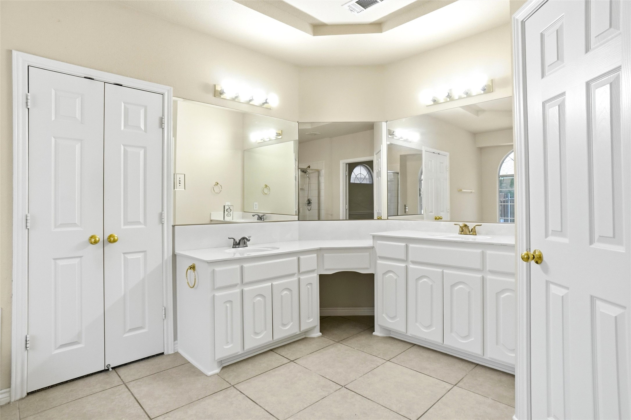 5231 Woodfield Drive