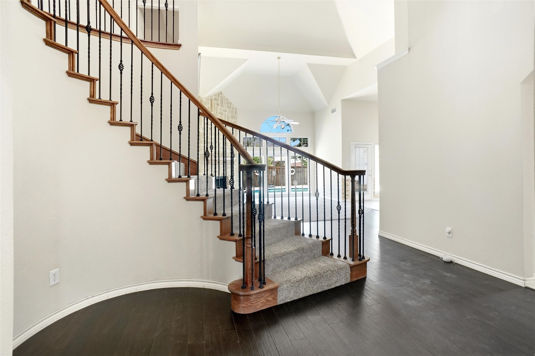 5231 Woodfield Drive