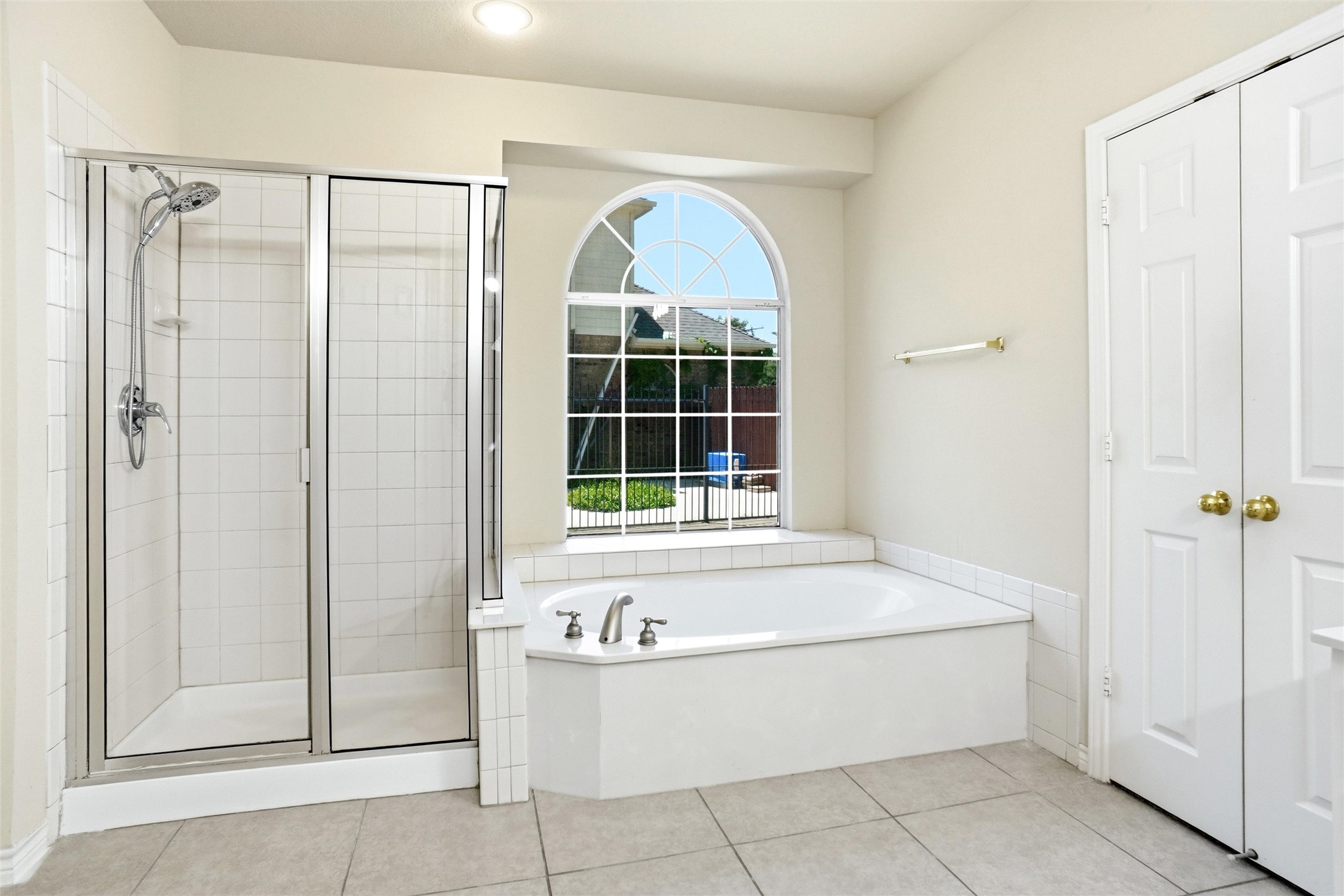 5231 Woodfield Drive