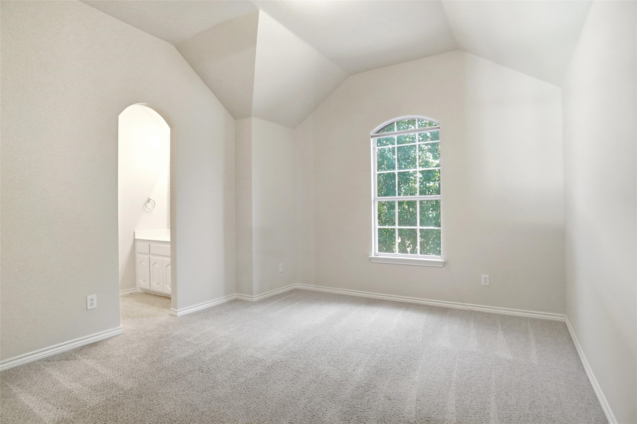 5231 Woodfield Drive