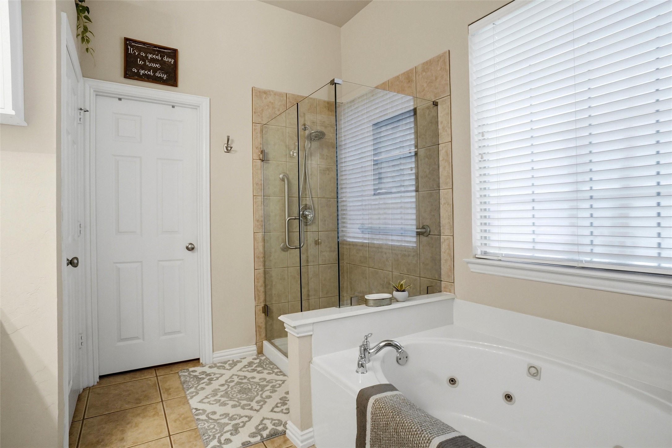 5913 Pedernales Ridge
