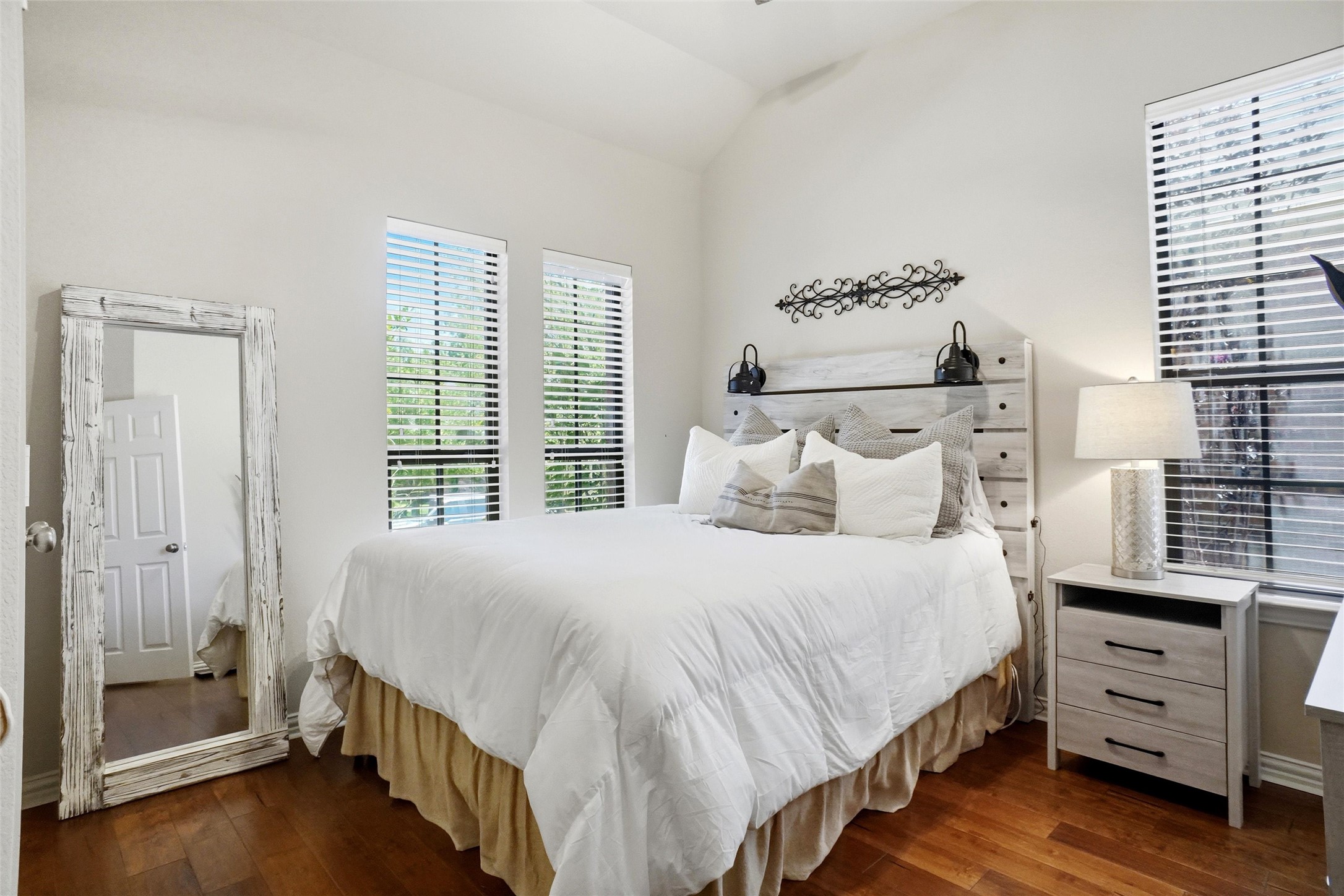 5913 Pedernales Ridge