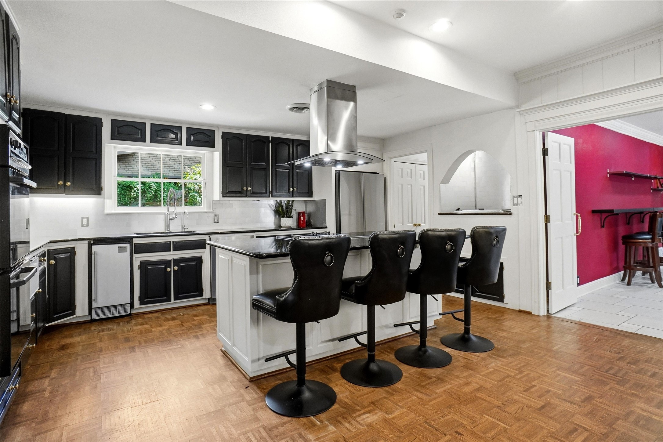 4106 Shady Valley Drive