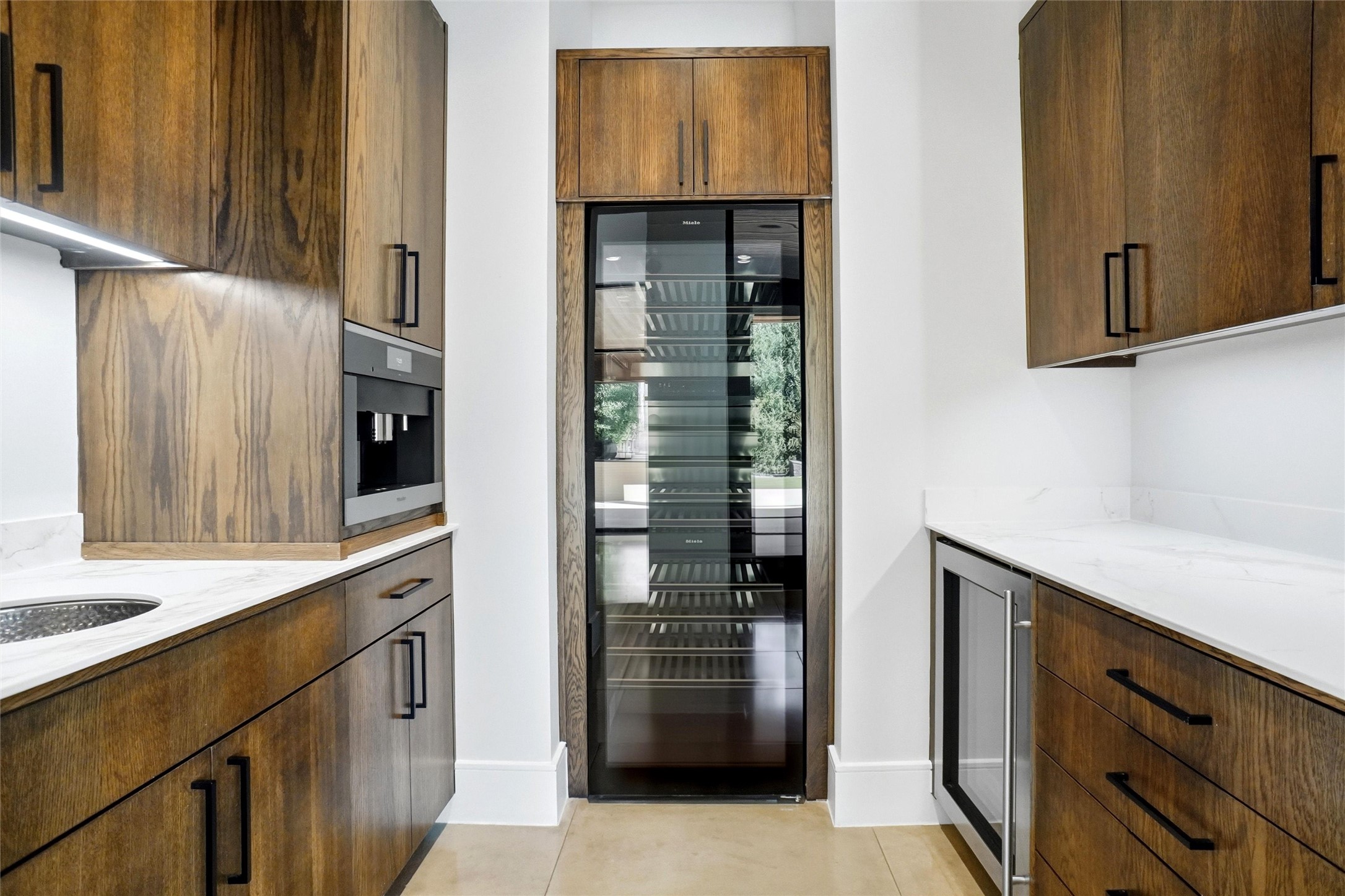 1204 Andre Court