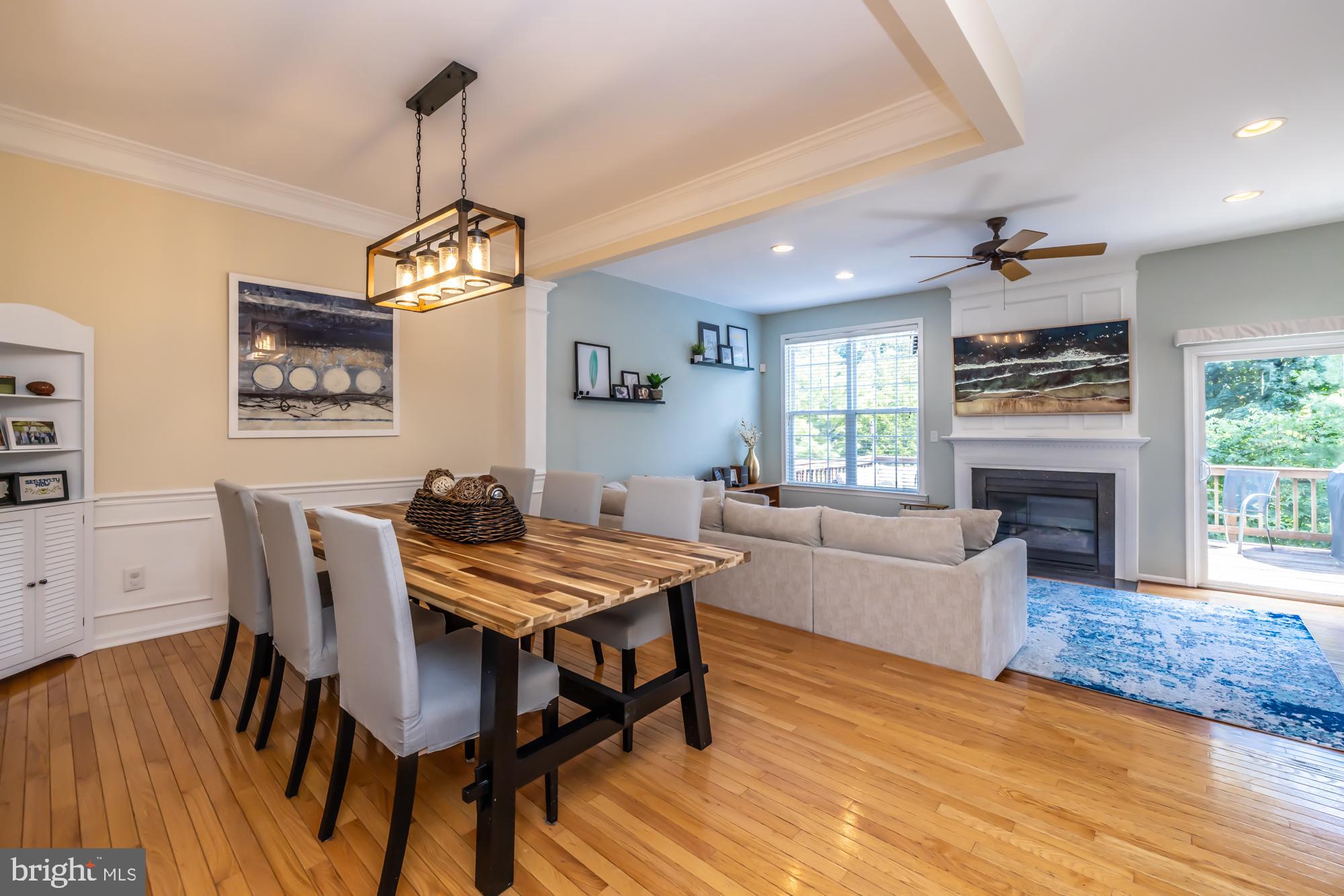 16 HONEY LOCUST COURT