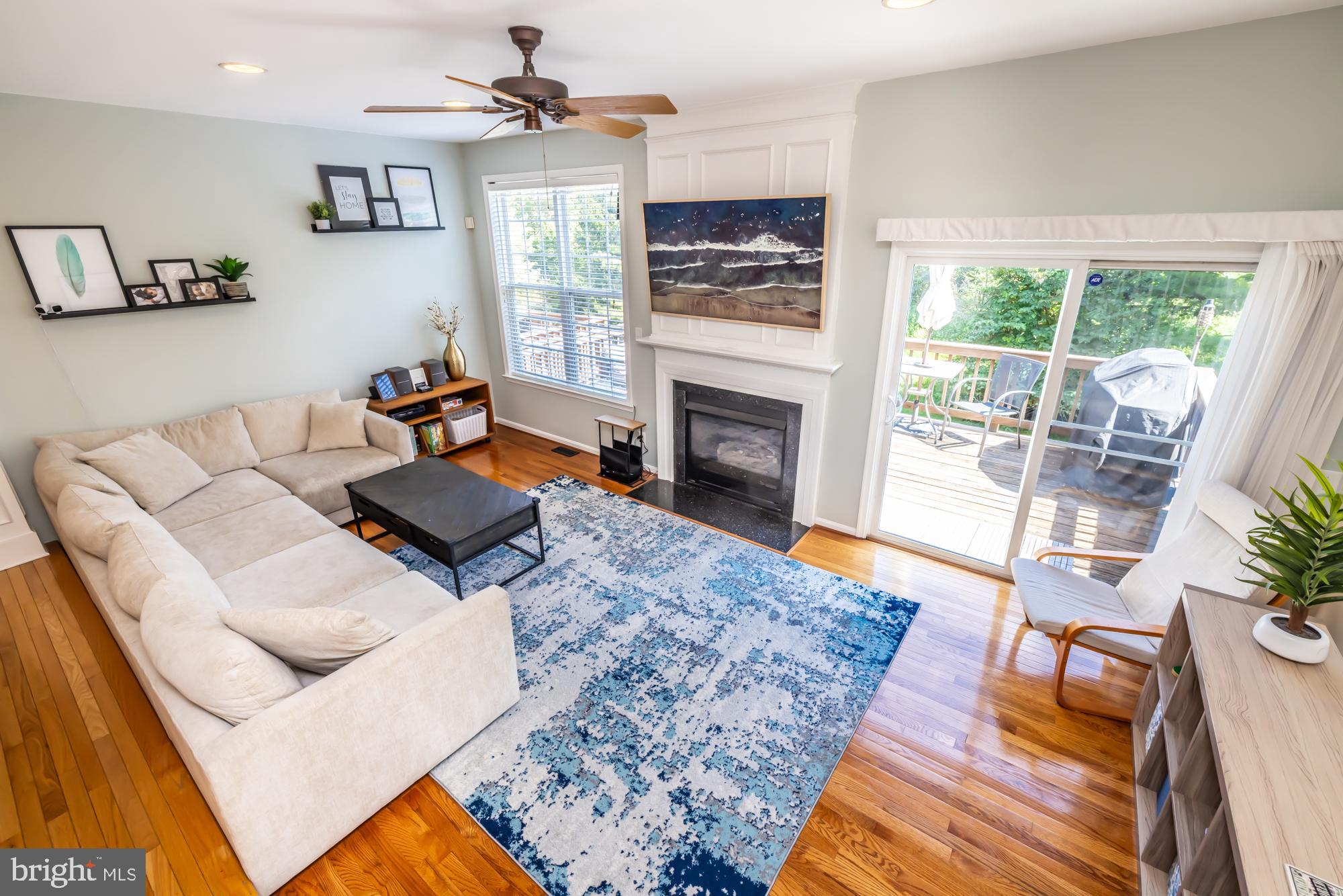 16 HONEY LOCUST COURT