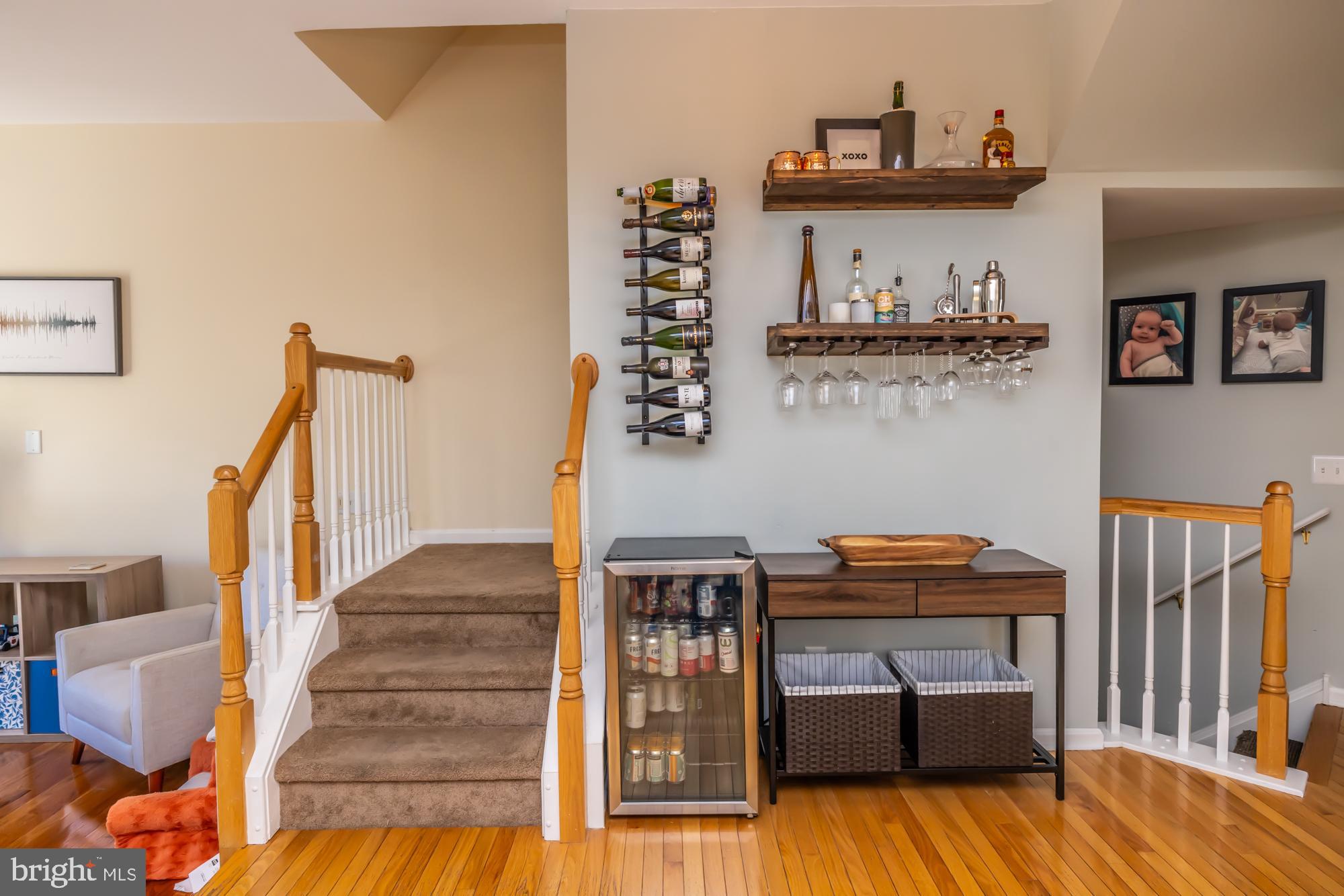 16 HONEY LOCUST COURT