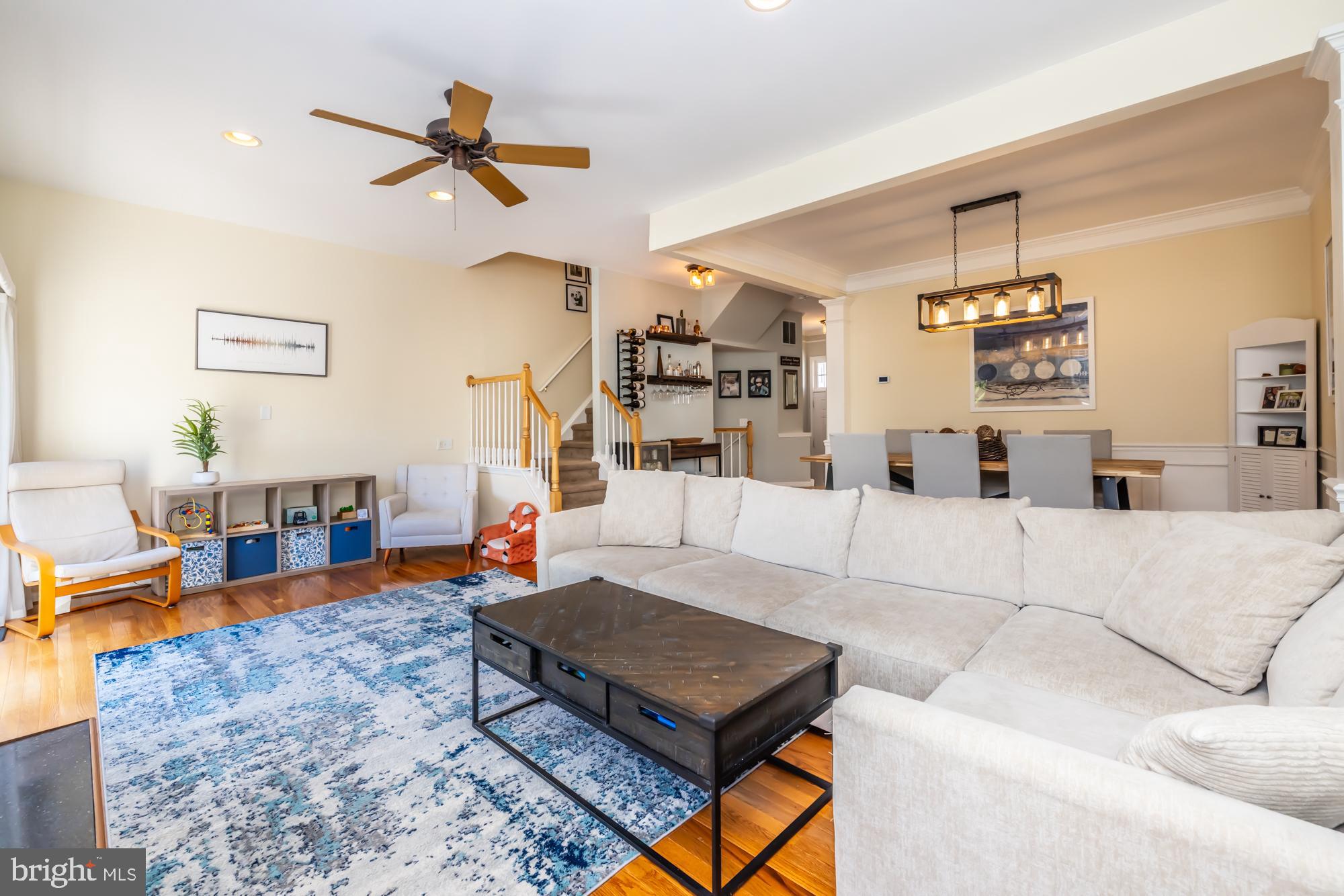 16 HONEY LOCUST COURT