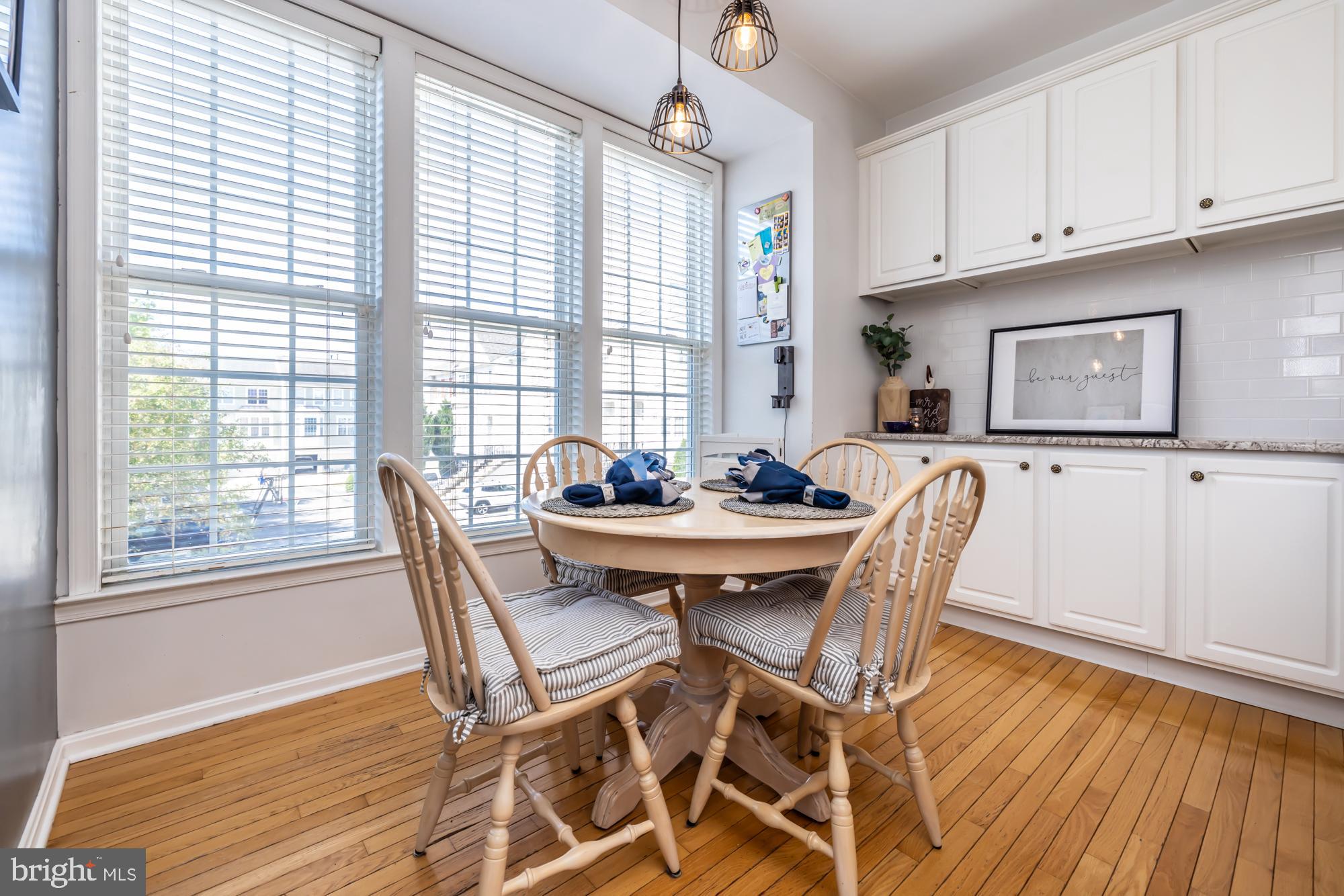 16 HONEY LOCUST COURT