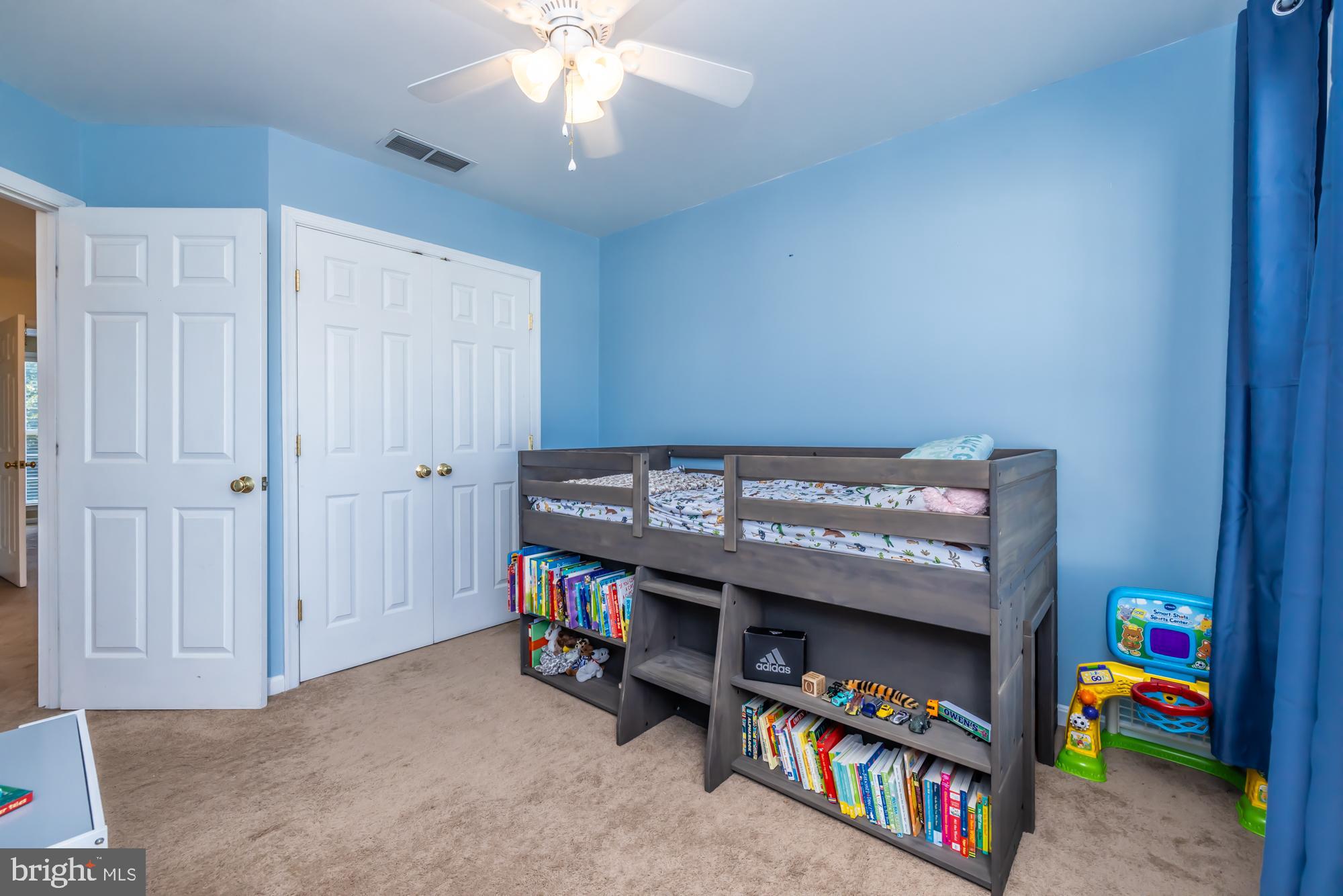 16 HONEY LOCUST COURT