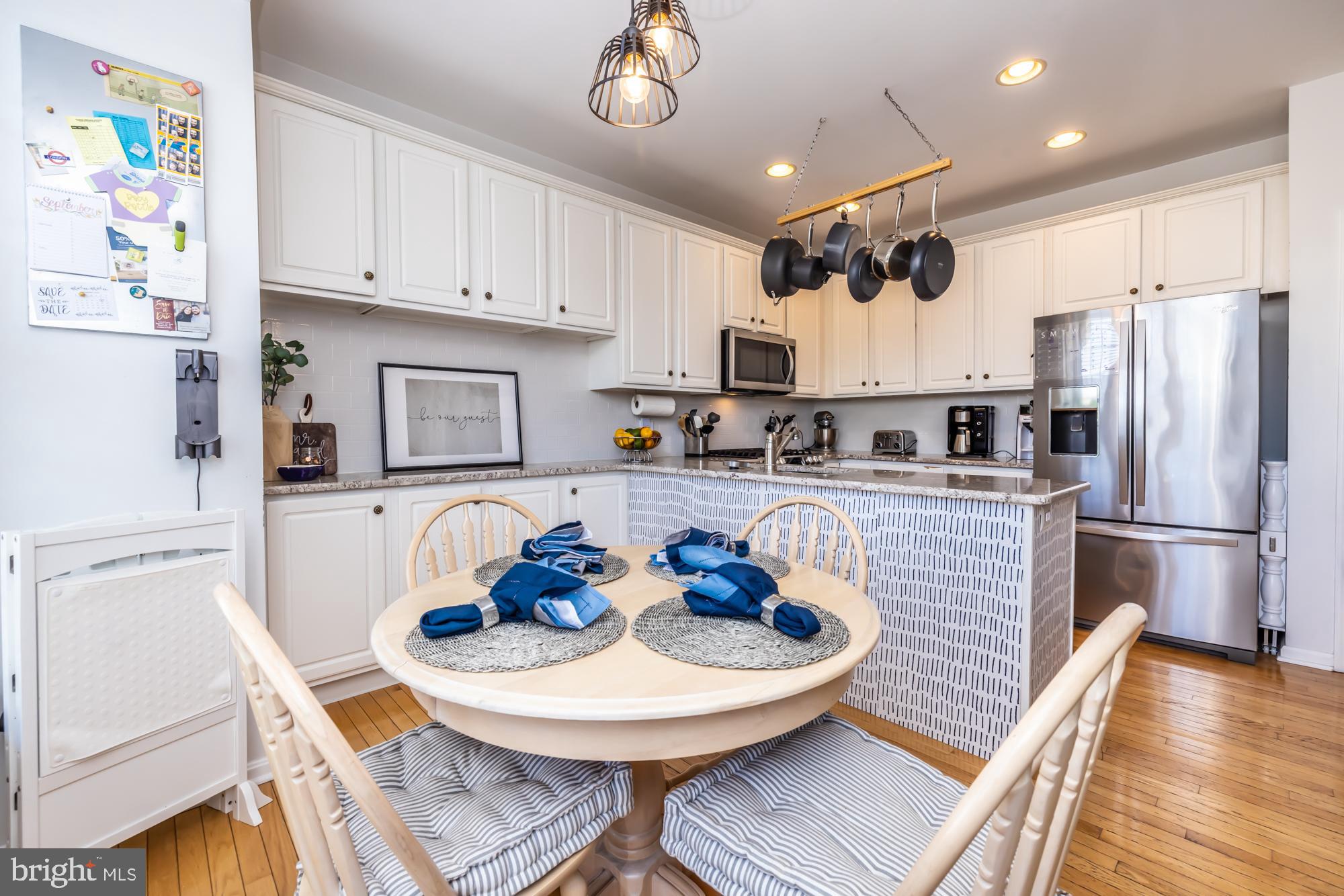 16 HONEY LOCUST COURT