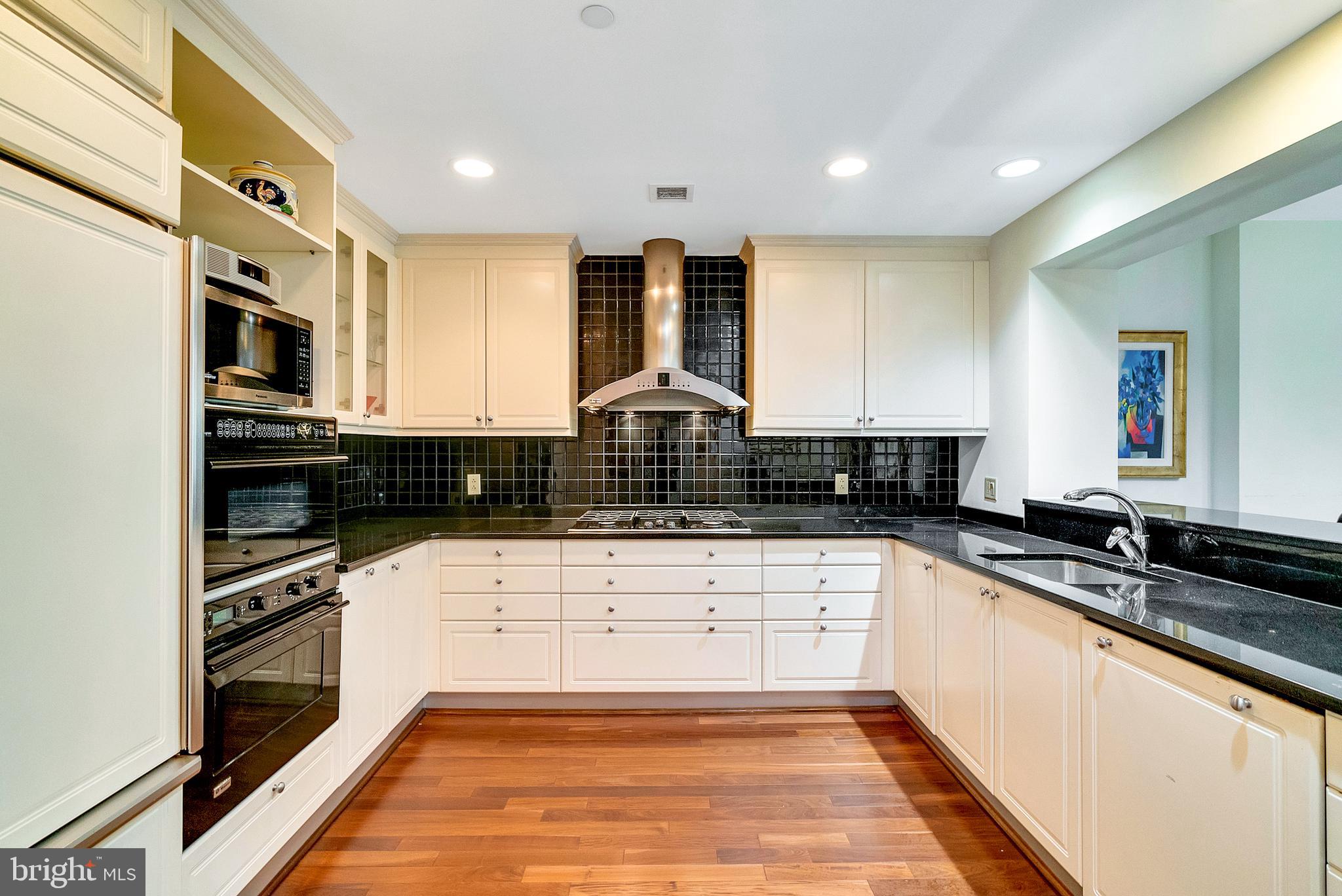 190 PRESIDENTIAL BOULEVARD PH13