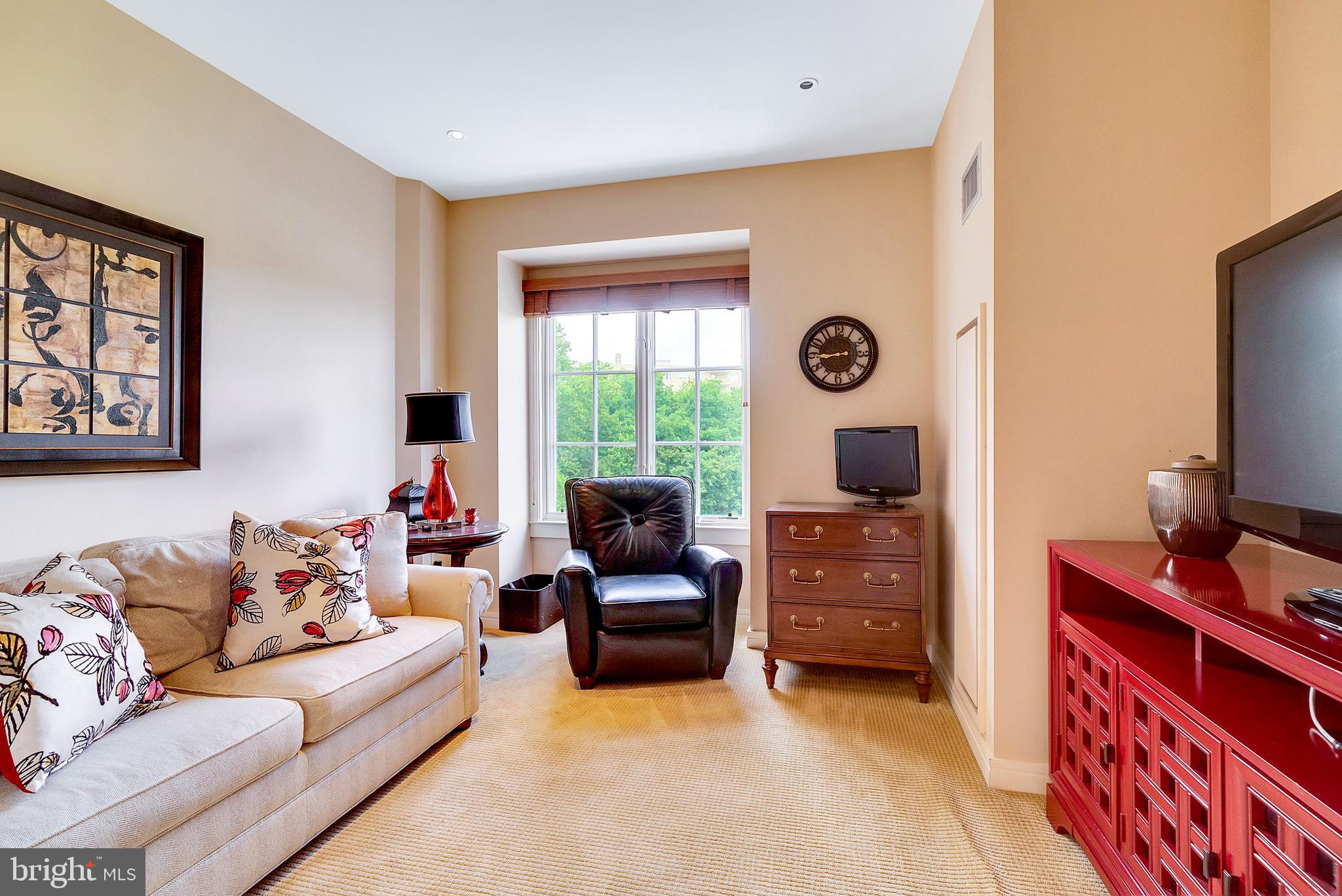 190 PRESIDENTIAL BOULEVARD PH13