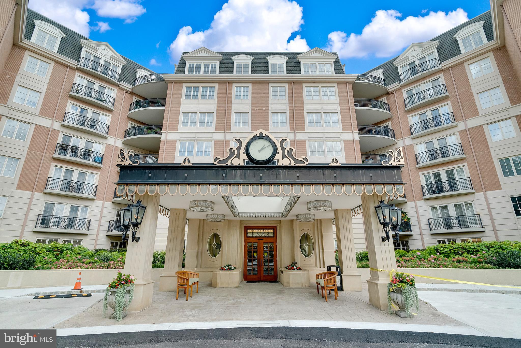 190 PRESIDENTIAL BOULEVARD PH13