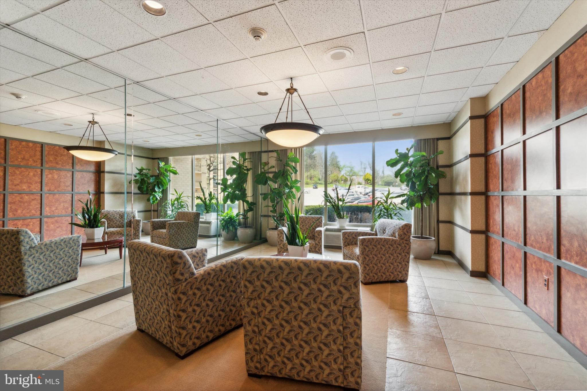 666 W GERMANTOWN PIKE 2816