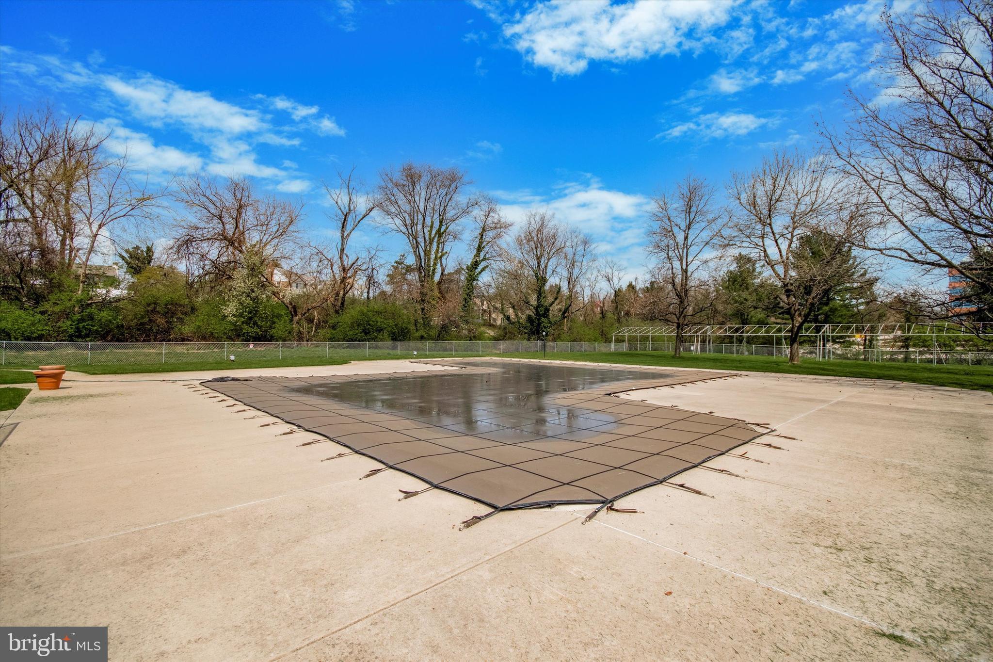 666 W GERMANTOWN PIKE 2816