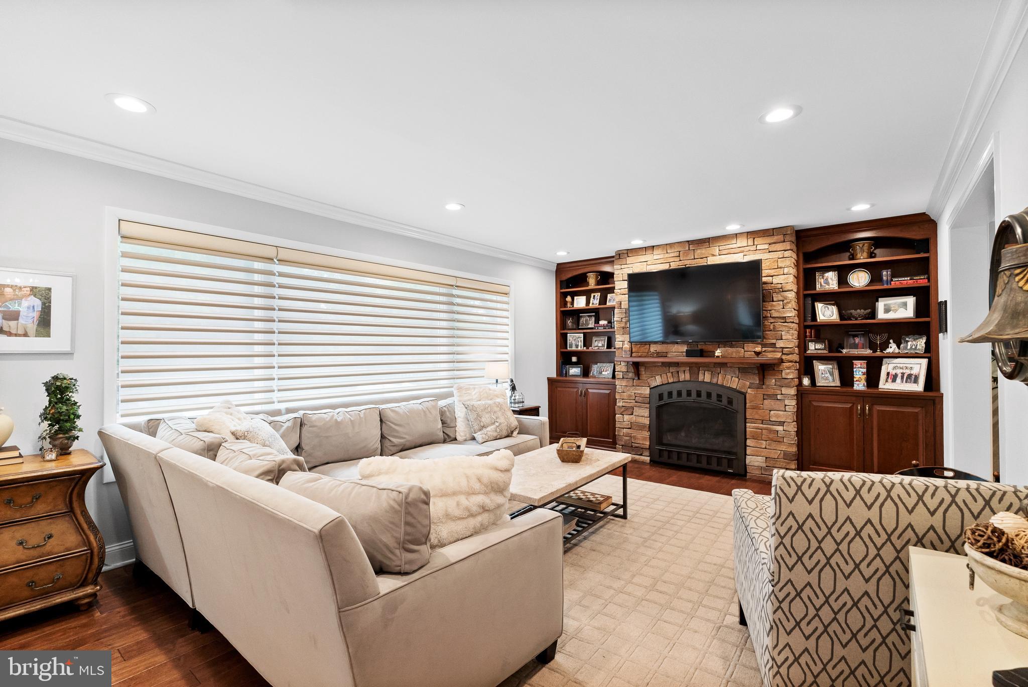 144 RED RAMBLER DRIVE