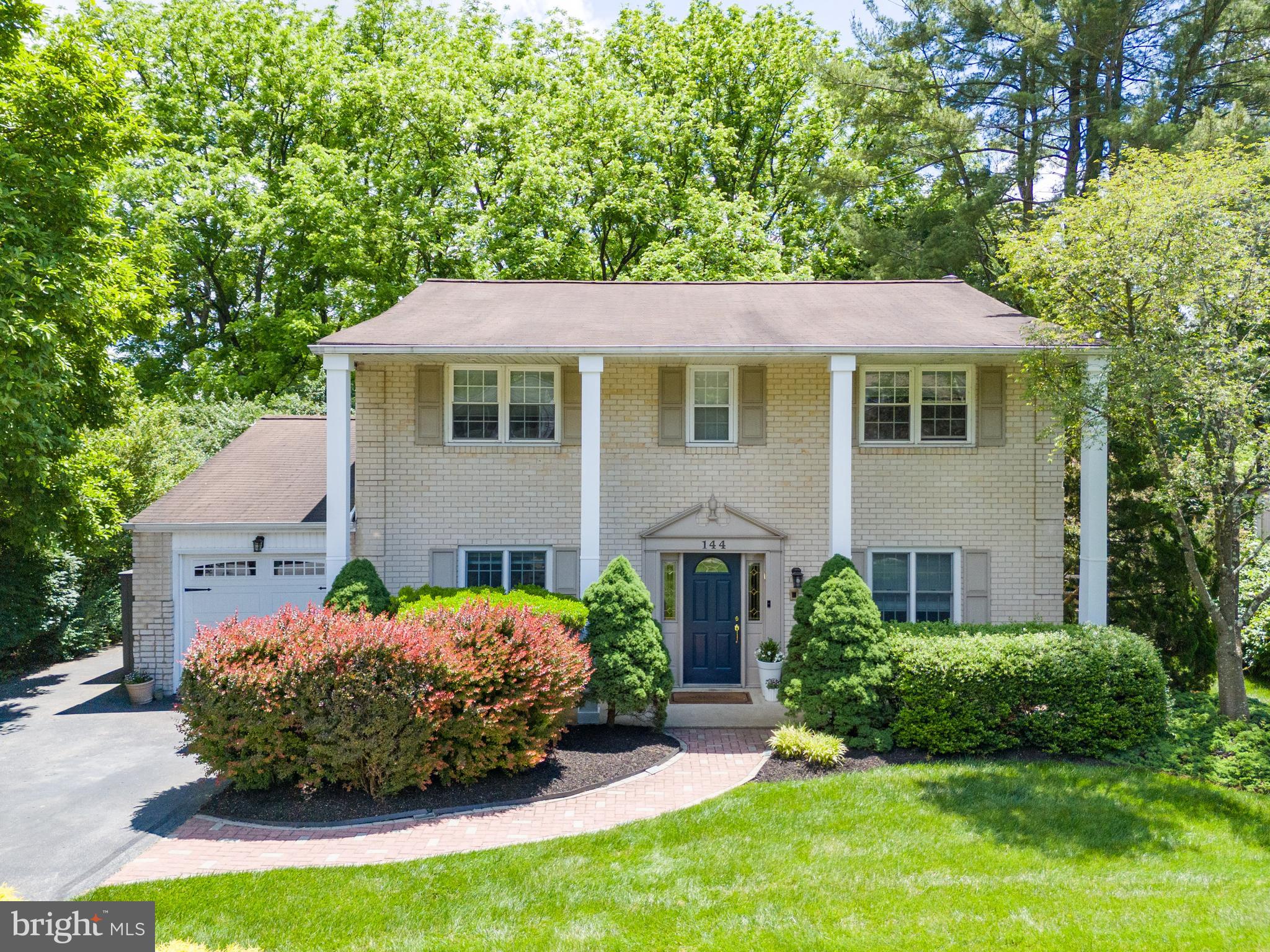 144 RED RAMBLER DRIVE