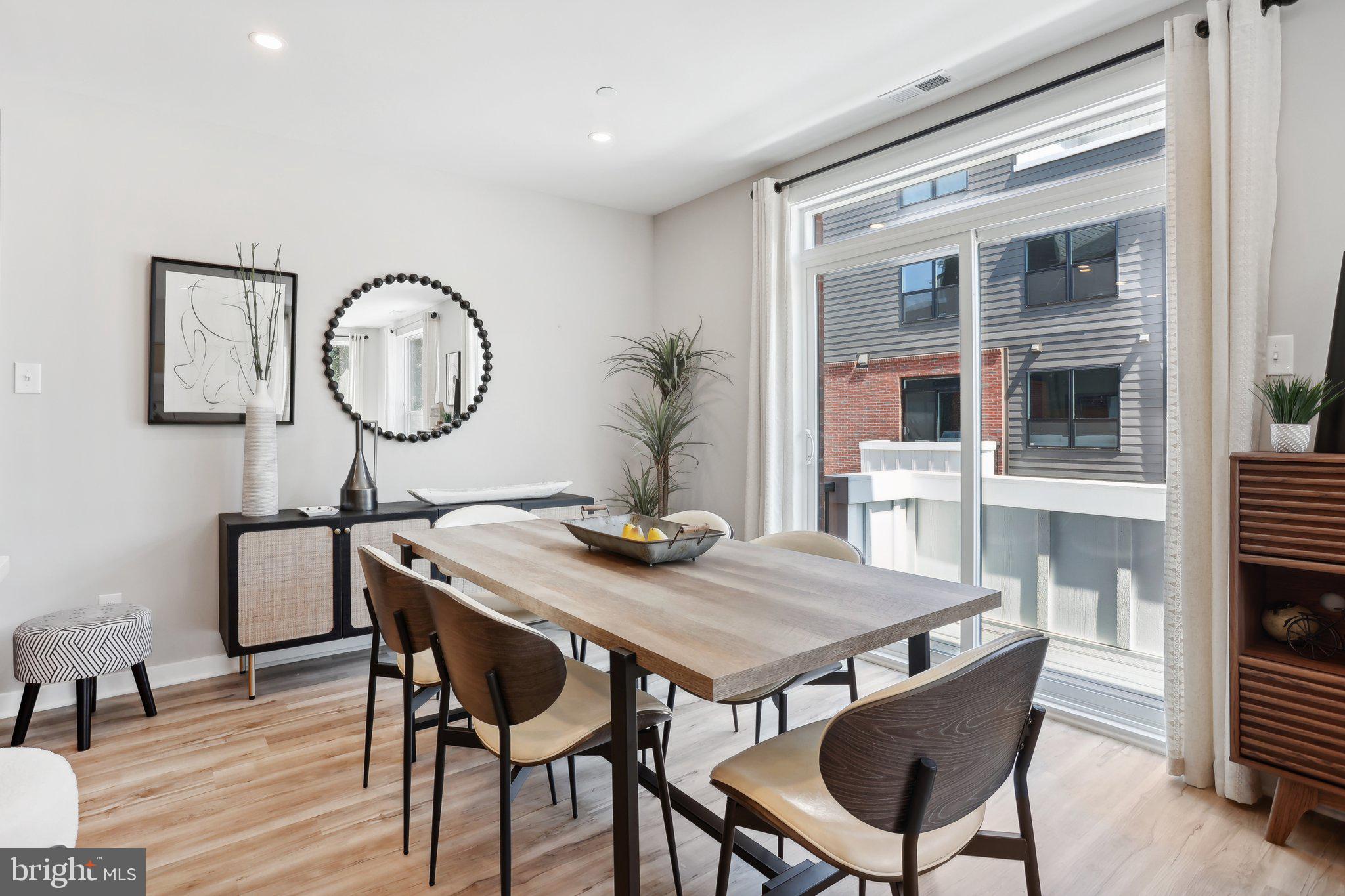 924 RIVERPLACE DRIVE