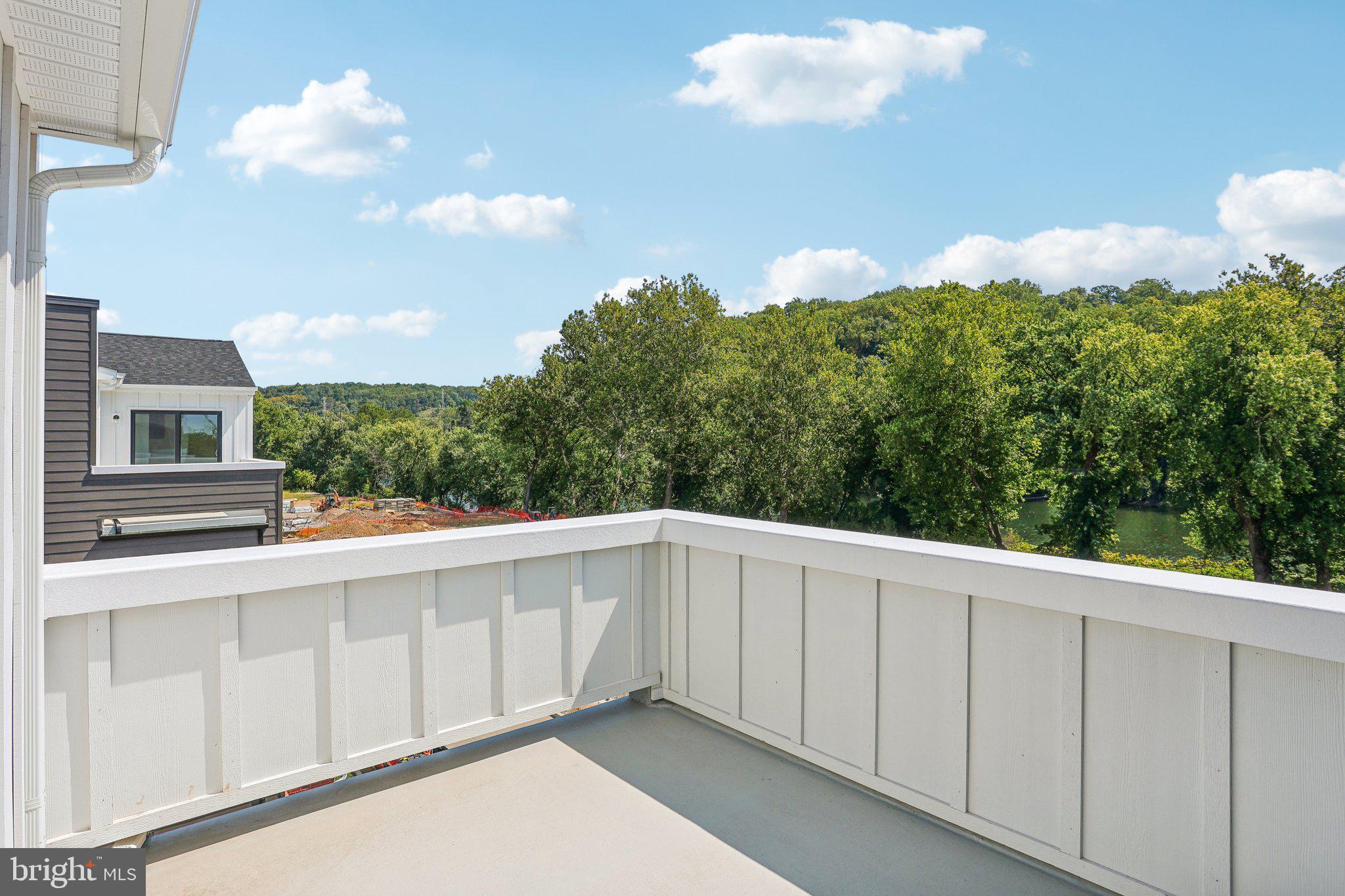 924 RIVERPLACE DRIVE