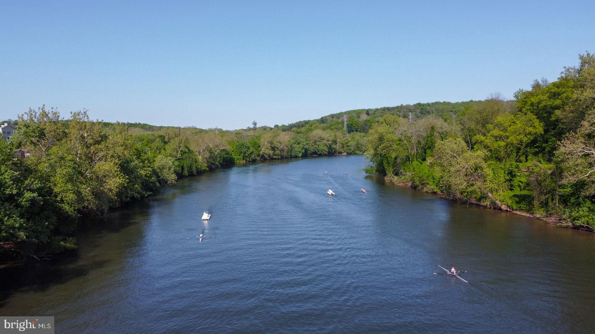 924 RIVERPLACE DRIVE